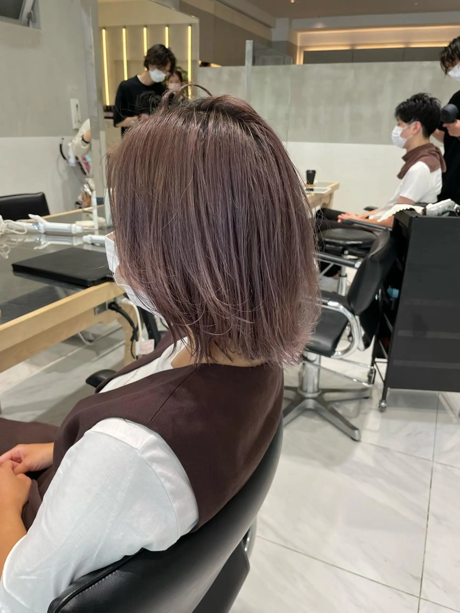ミディアム カット ヘアカラー トリートメント ヘッドスパ ヘアセット 透明感ブリーチ カラー✨有坂映哉のヘアスタイル