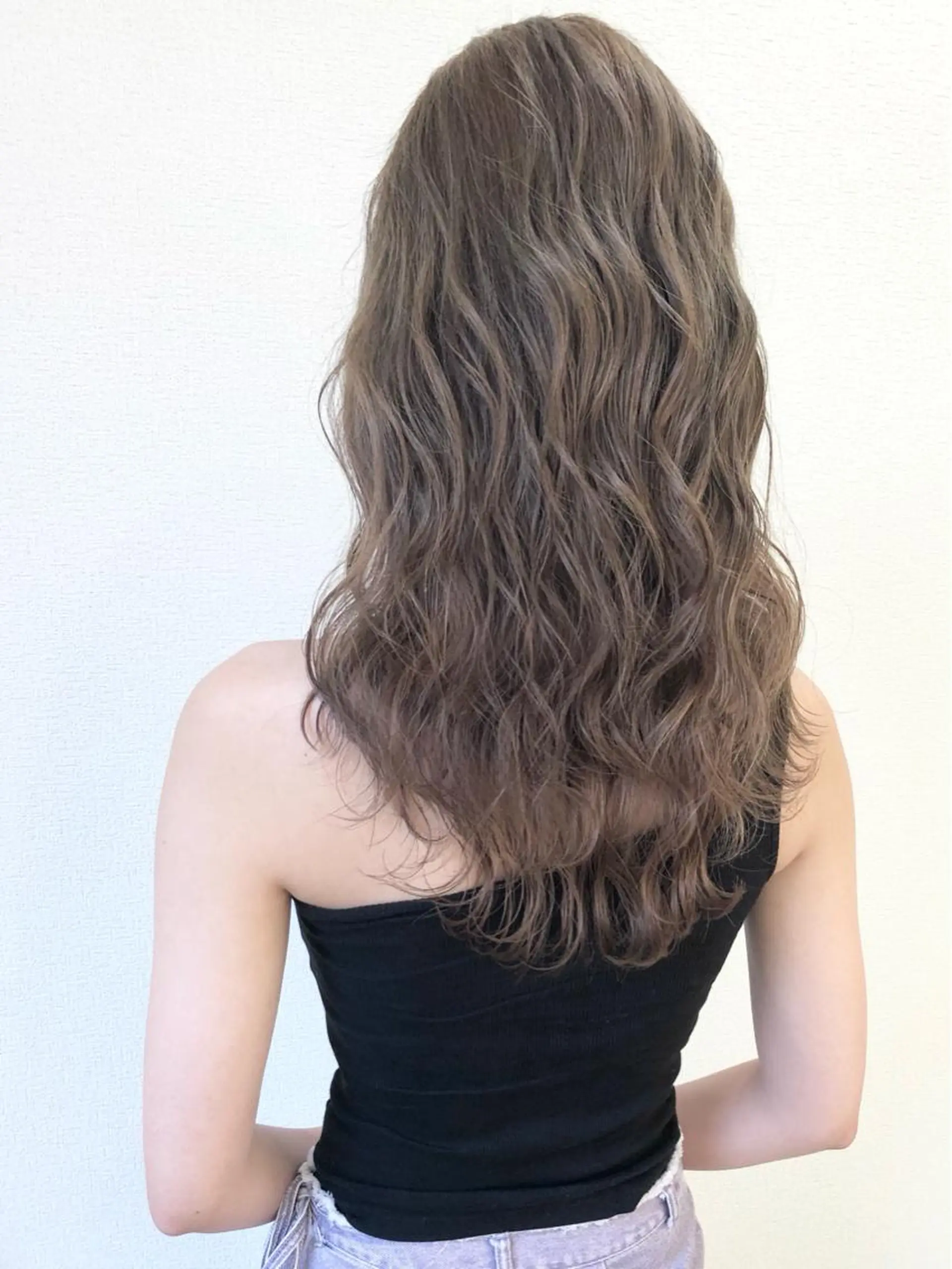 ロング カラー ヘアカラー Hanna by W_SALONのヘアスタイル