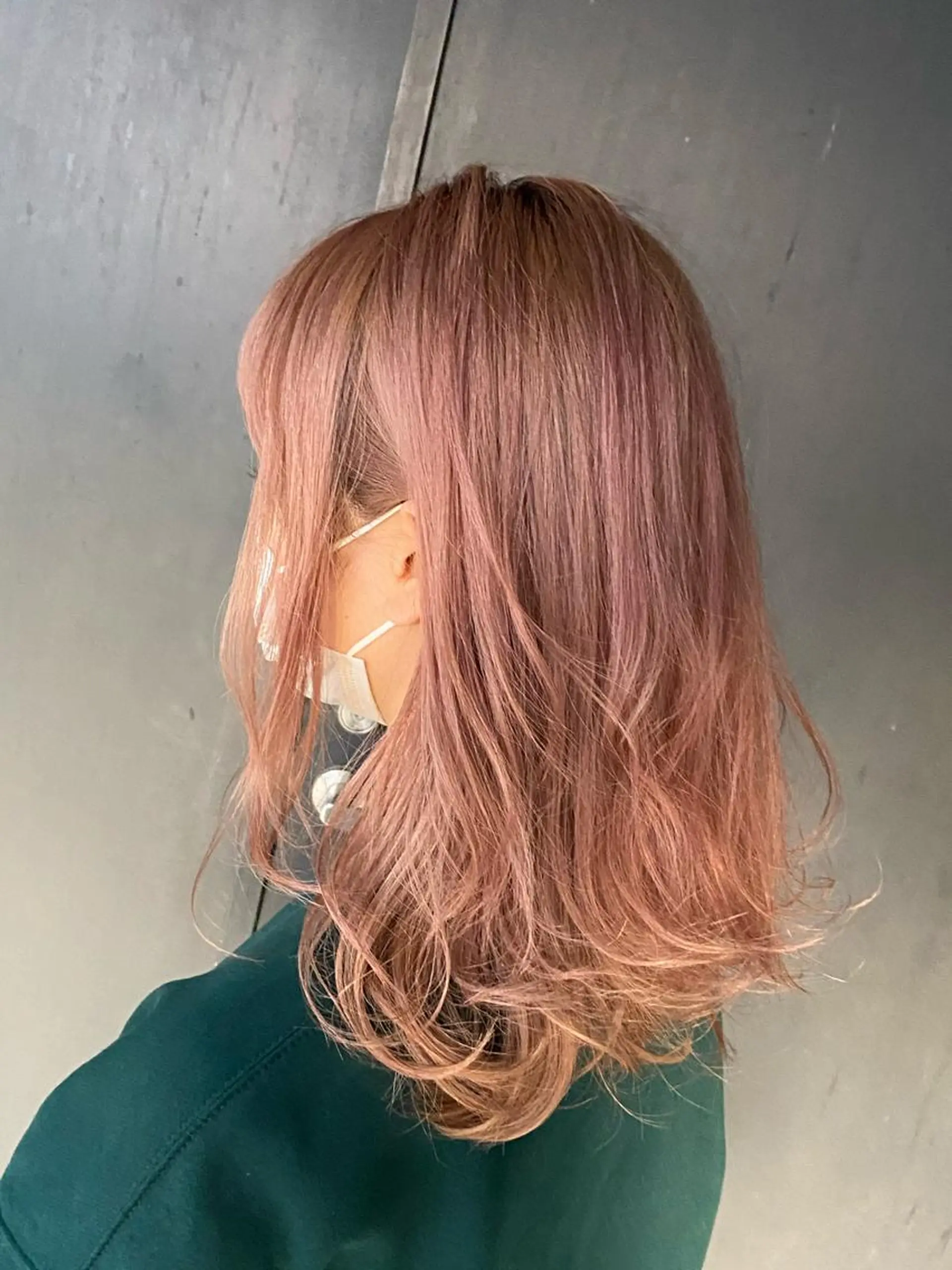 セミロング カラー カット ヘアカラー AVANCE京橋所属・ハイトーンヘア/ 島崎　タクミのヘアスタイル