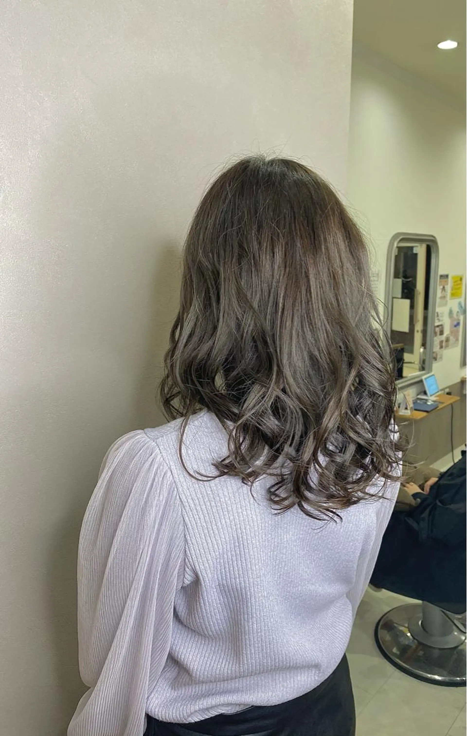 ミディアム カット ヘアカラー トリートメント トップスタイリスト 江口 稜亮のヘアスタイル