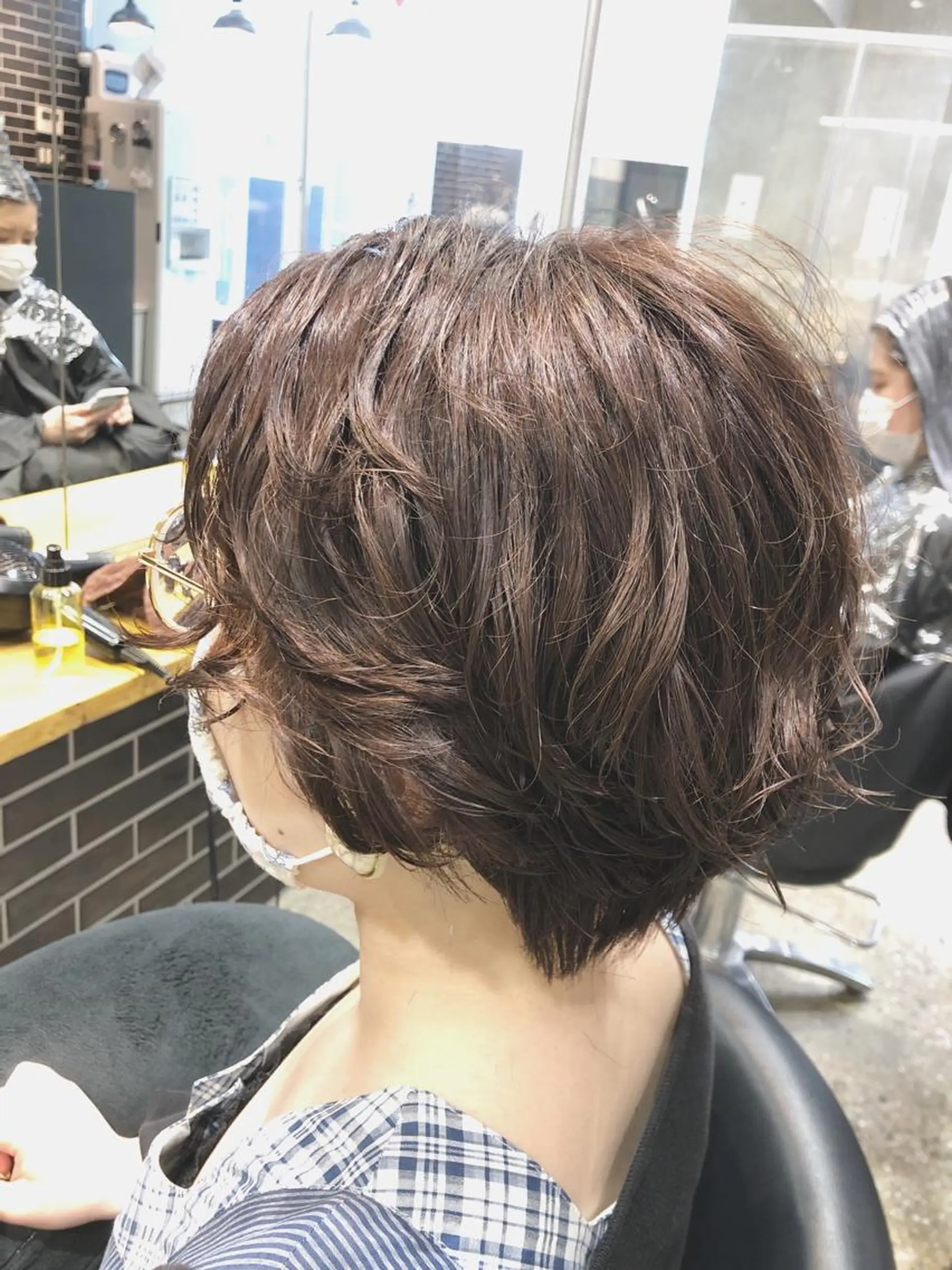 ショート カラー パーマ ベージュカラー パープルカラー くせ毛 mai🐷髪質改善 🖤透ける暗髪🖤のヘアスタイル
