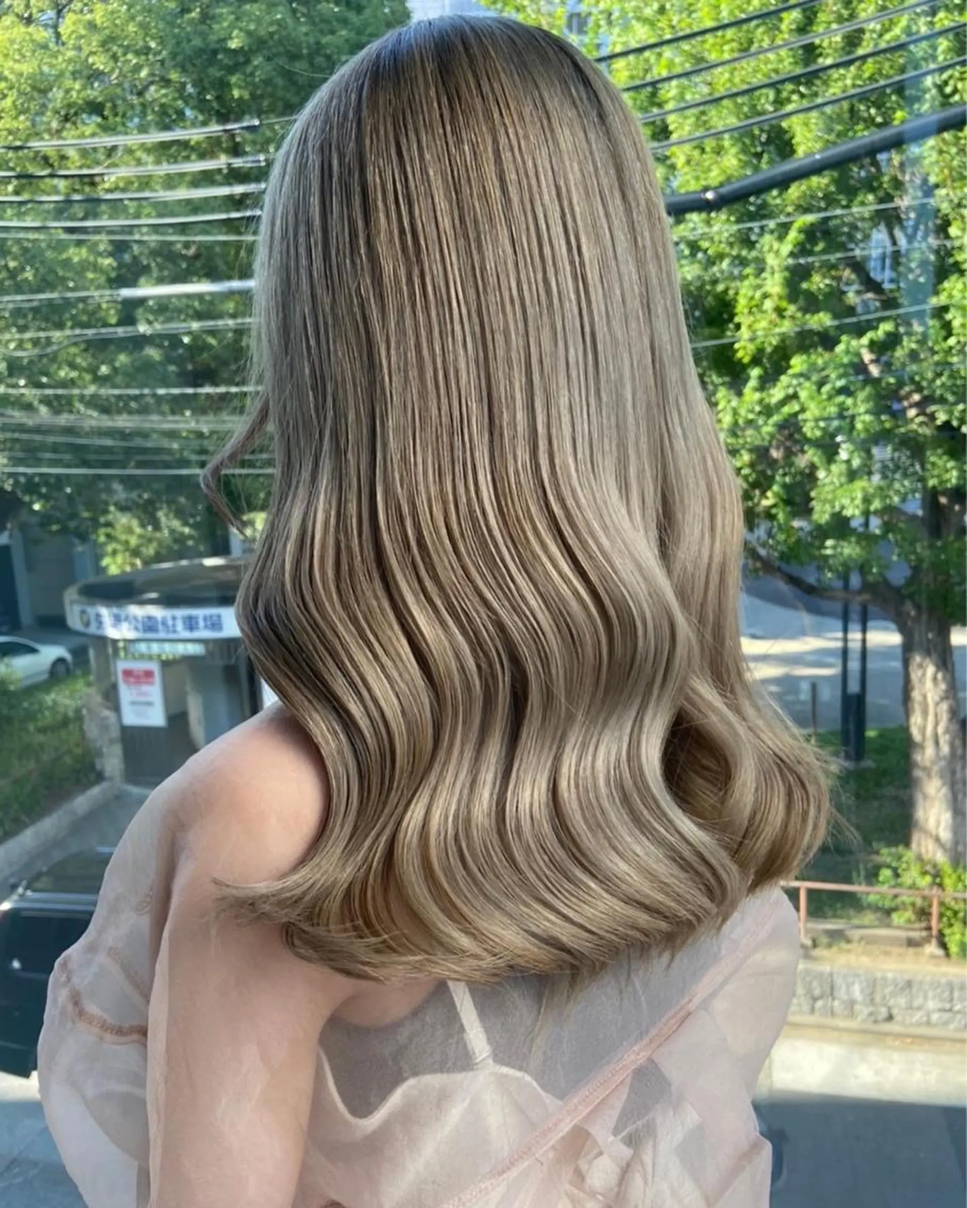 ロング カラー ベージュカラー ミルクティーベージュ カット ヘアカラー トリートメント 鈴木直之/ハイトーン /ボブ/美髪矯正のヘアスタイル