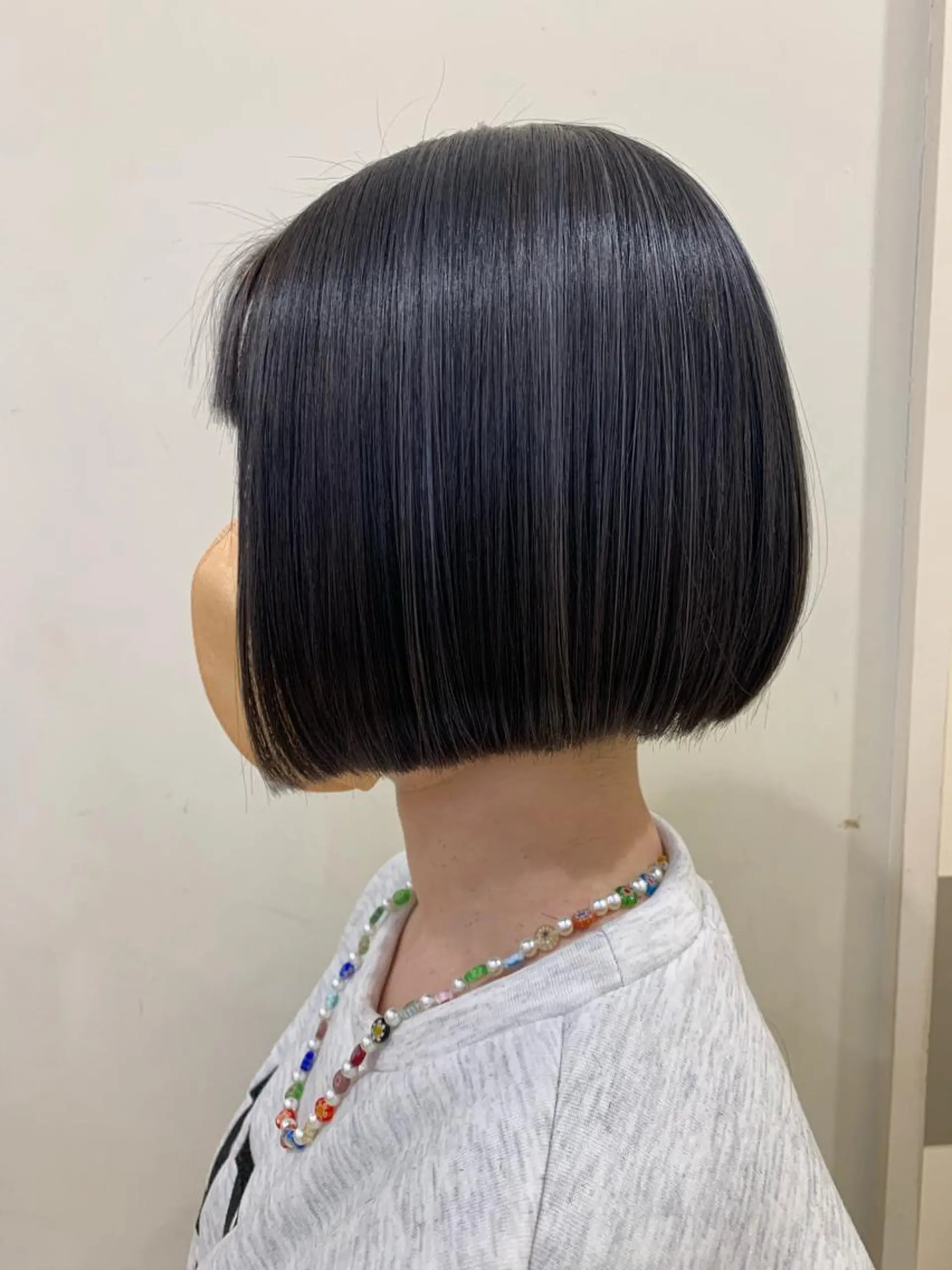 ショート カラー カット ヘアカラー トリートメント ぱつっとボブ/ 小野あかねのヘアスタイル