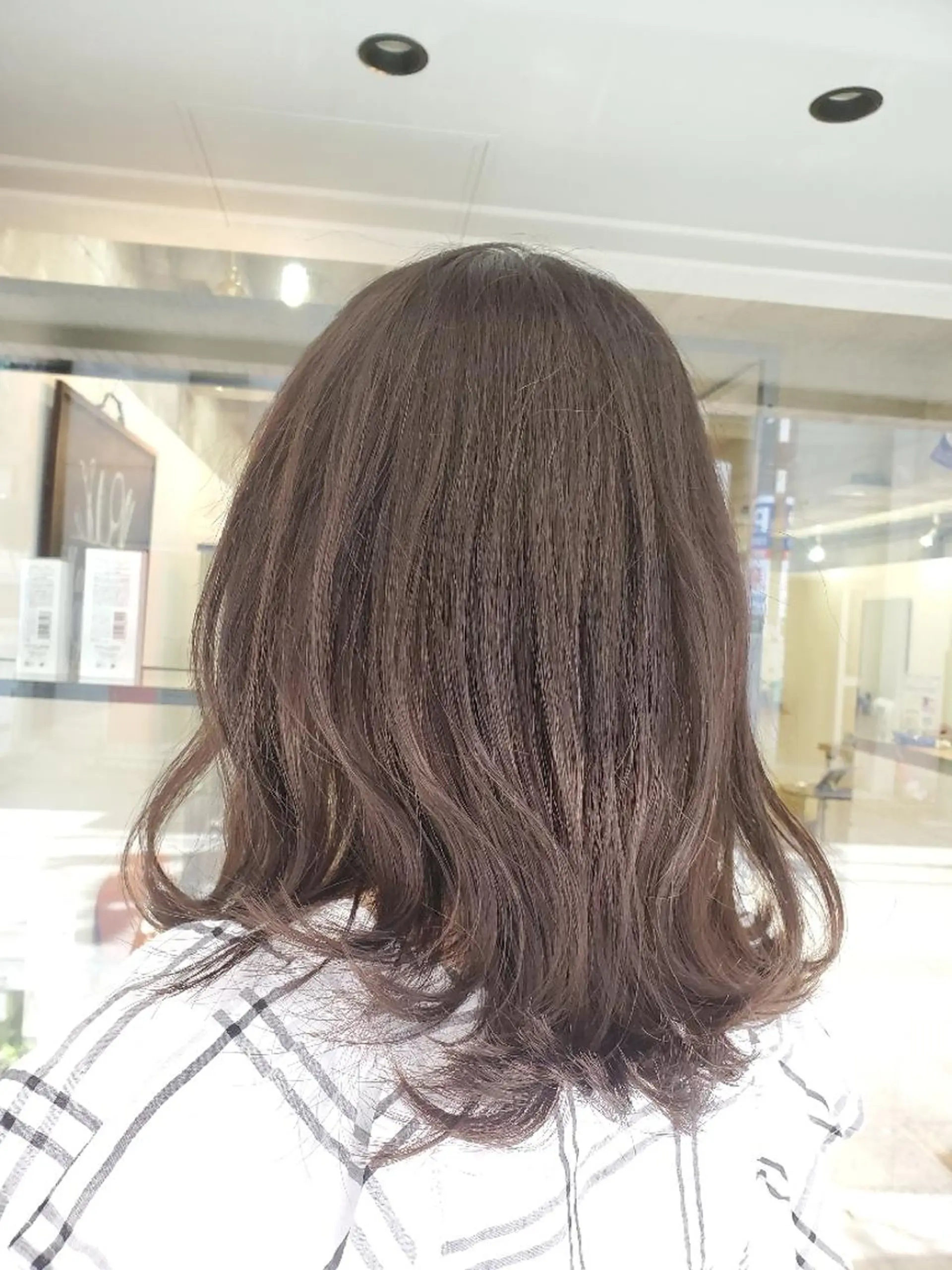 セミロング カラー グレージュ オリーブグレージュ オリーブグレー えんどう みほのヘアスタイル