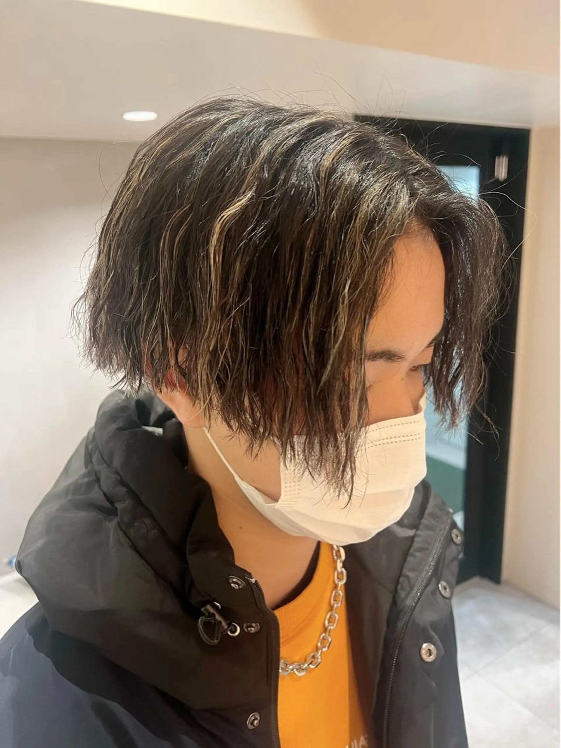 カラー メンズ メンズハイライト メンズパーマ メンズツイストパーマ ハイライトカラー ツイストパーマ カット ヘアカラー モテ髪🌈細矢 森平のヘアスタイル