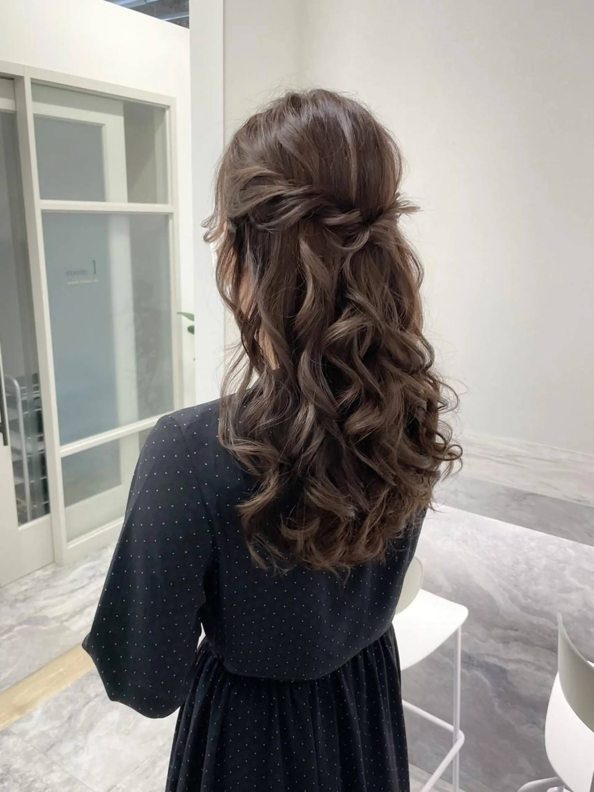 ロング カラー ヘアアレンジ ハーフアップ グレージュ autre所属・大久保 ひでなりのヘアスタイル