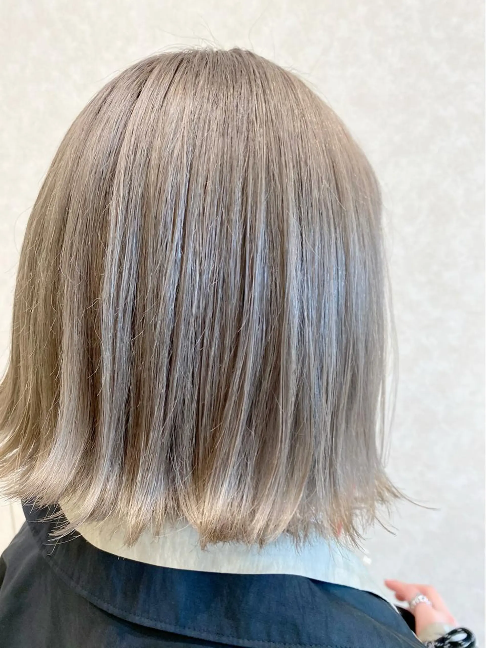 ショート カラー シルバー カット ヘアカラー 内藤 裕真  k-twoのヘアスタイル