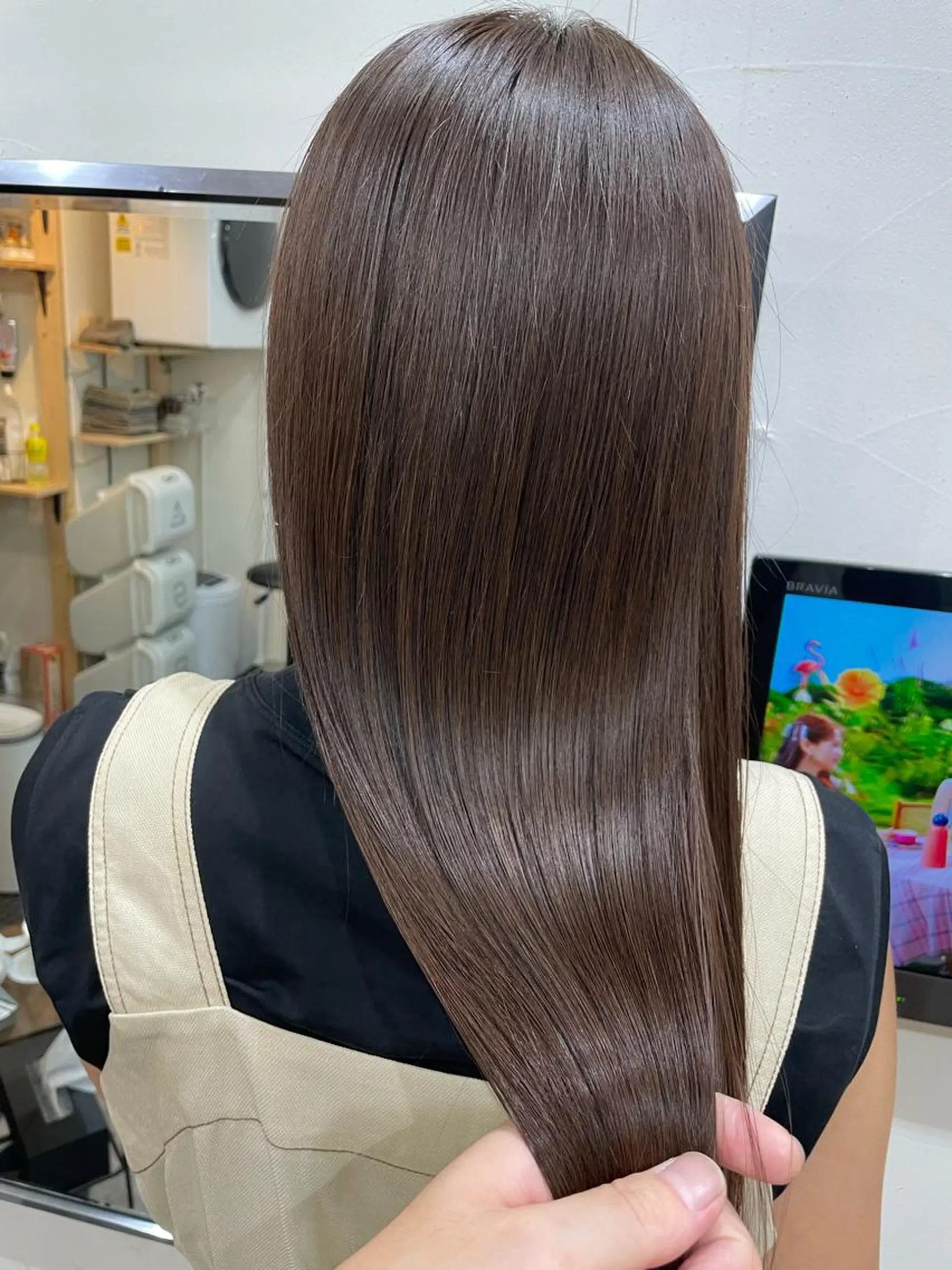 ロング カラー 髪質改善 トリートメント トリートメント SUN GLOW  サングロウ所属・ナカノメ トシアキのヘアスタイル