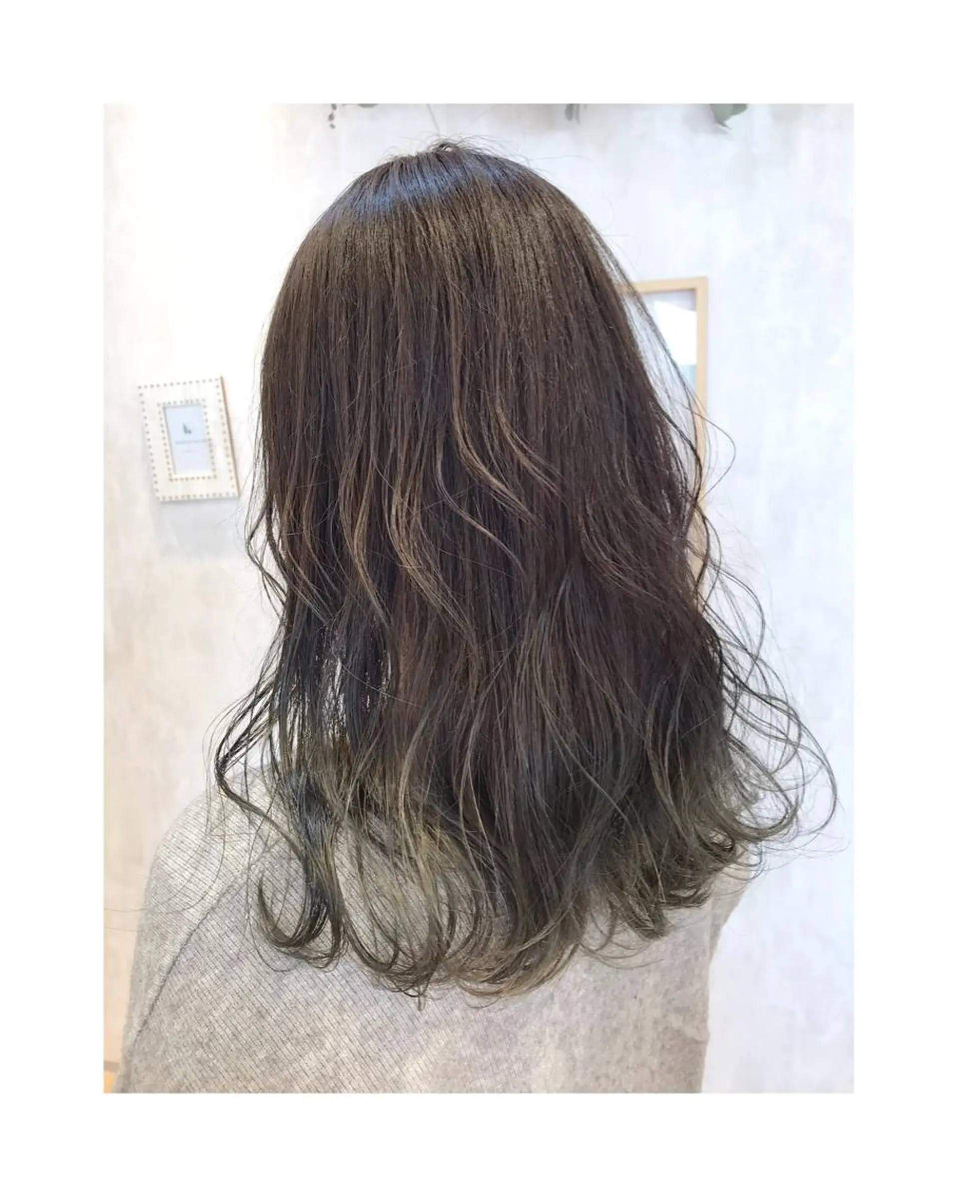 ロング アッシュ カット ヘアカラー 河田 海陽のヘアスタイル