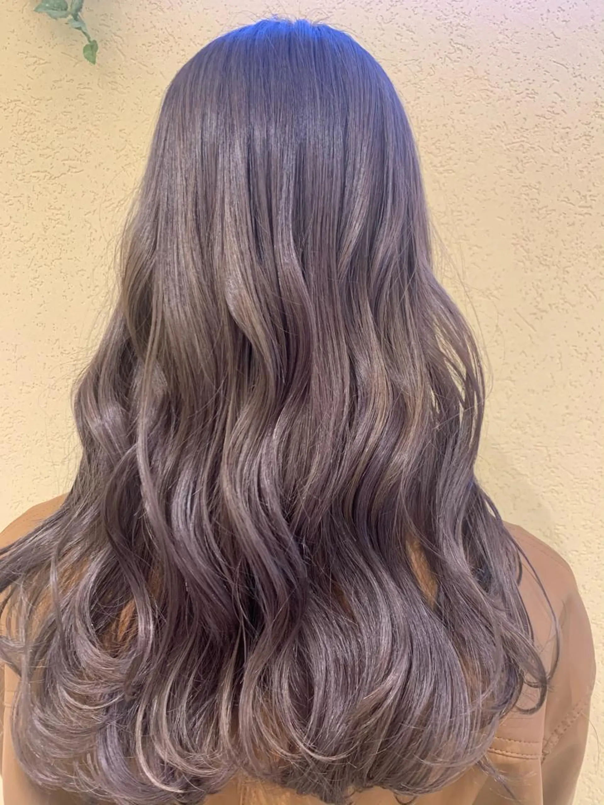 ロング カラー ブリーチ グレージュ ラベンダーカラー ラベンダーグレージュ ラベンダーグレー シャドールーツ美容師 篠原康太のヘアスタイル