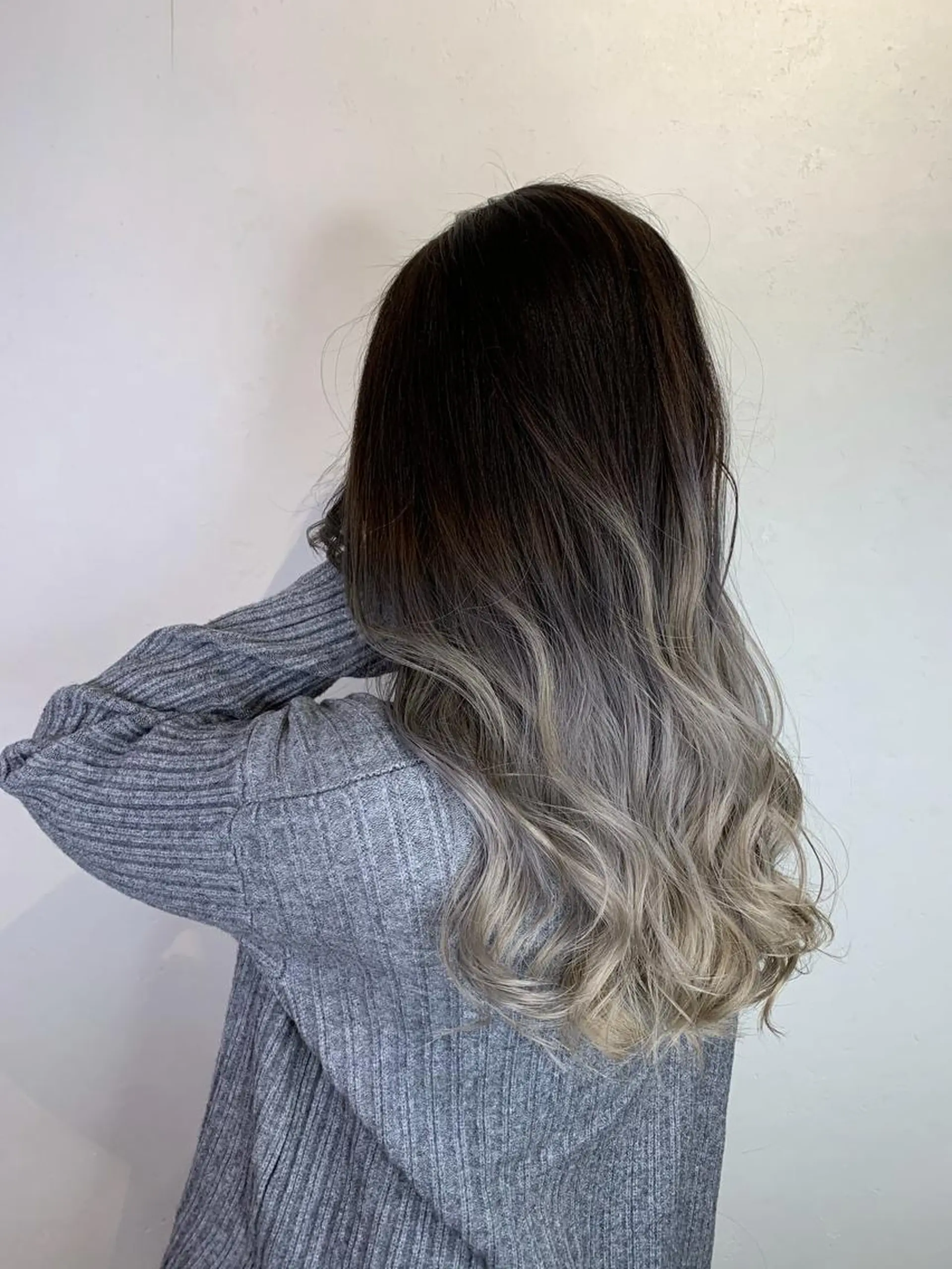 ロング カット ヘアカラー トリートメント _WHITE上本町店所属・_WHITE 上本町店のヘアスタイル