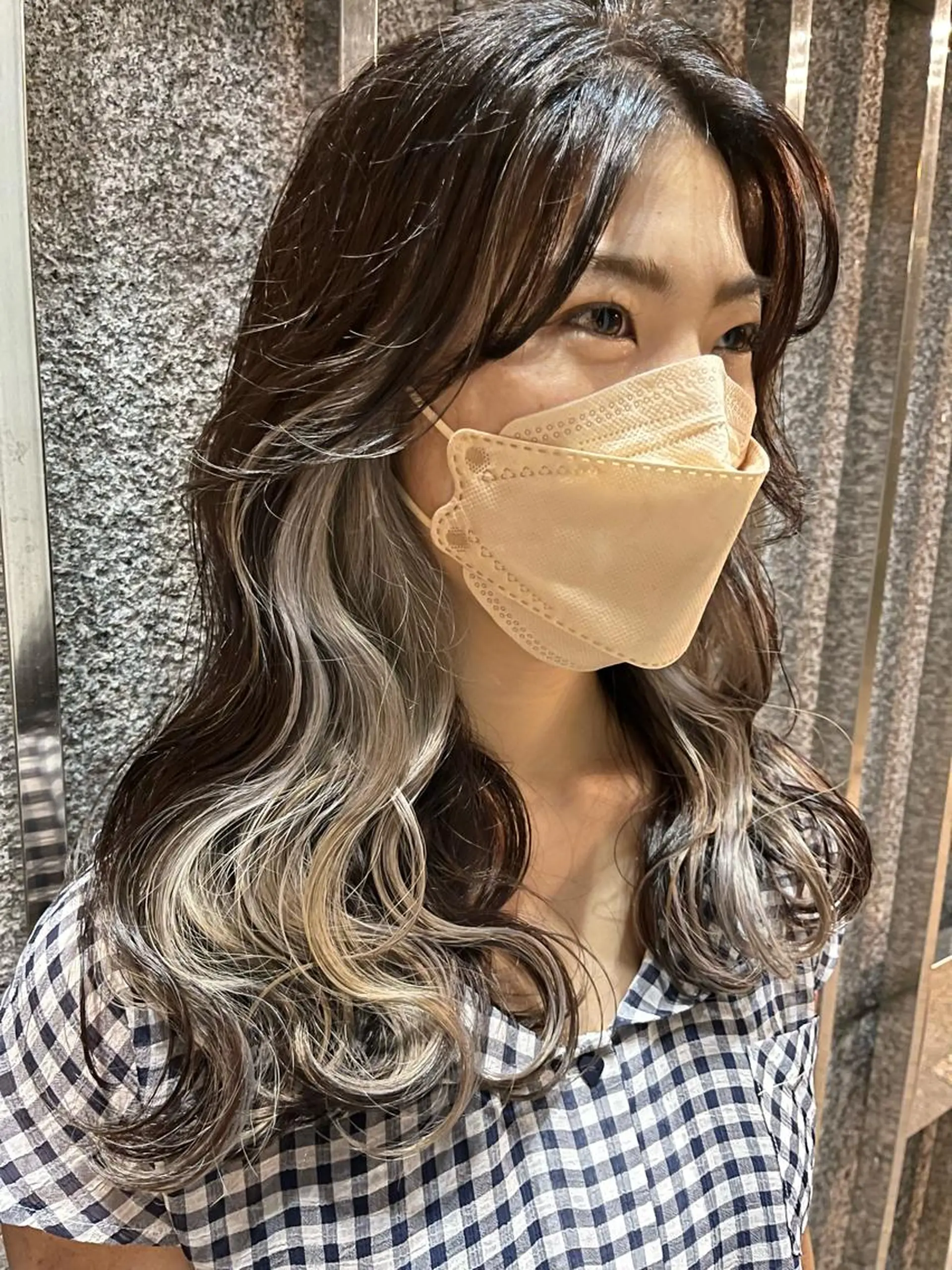 セミロング カラー ベージュカラー 黒髪 イヤリングカラー インナーカラー ホワイトベージュ 長谷川 湧のヘアスタイル