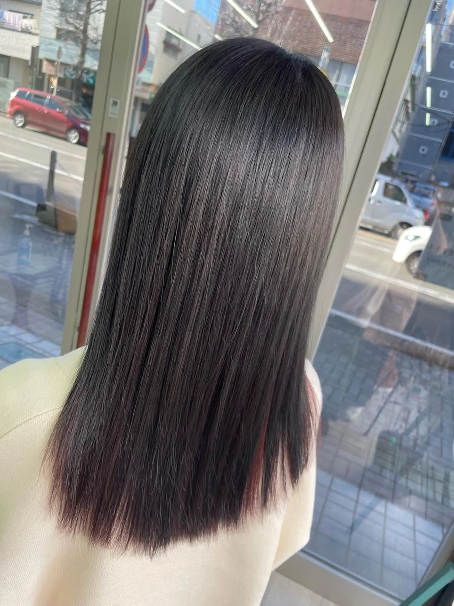 カラー オノ アカネのヘアスタイル