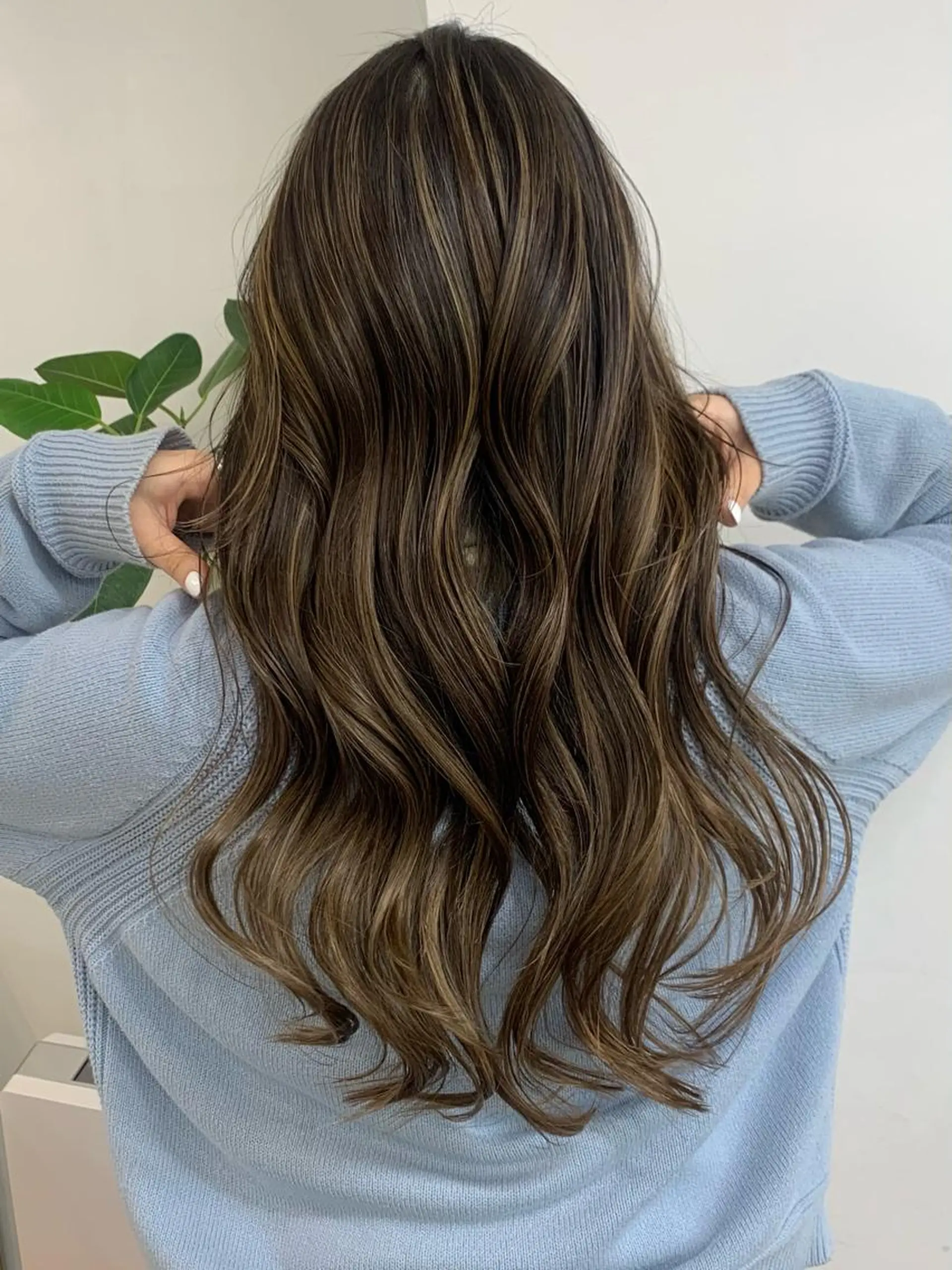 ロング カラー ベージュカラー ブリーチ ハイライトカラー ハイライト 渋谷ブリーチカラー 韓国ヘアyuikoのヘアスタイル