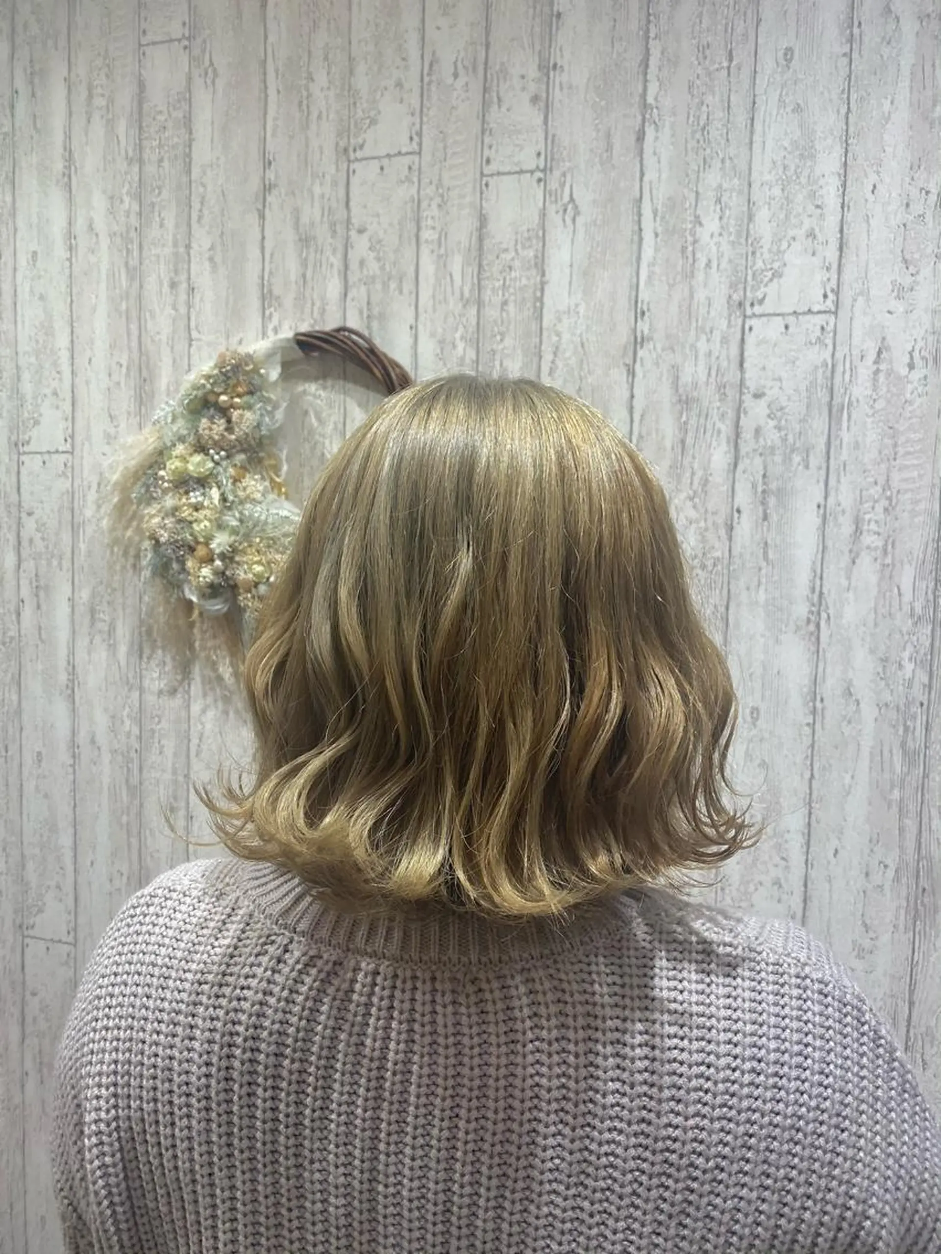 ショート カラー ブロンド ハイトーンカラー ホワイトブロンド ヘアカラー トリートメント 綱島店🦋店長🦋 ほんさわ みずきのヘアスタイル