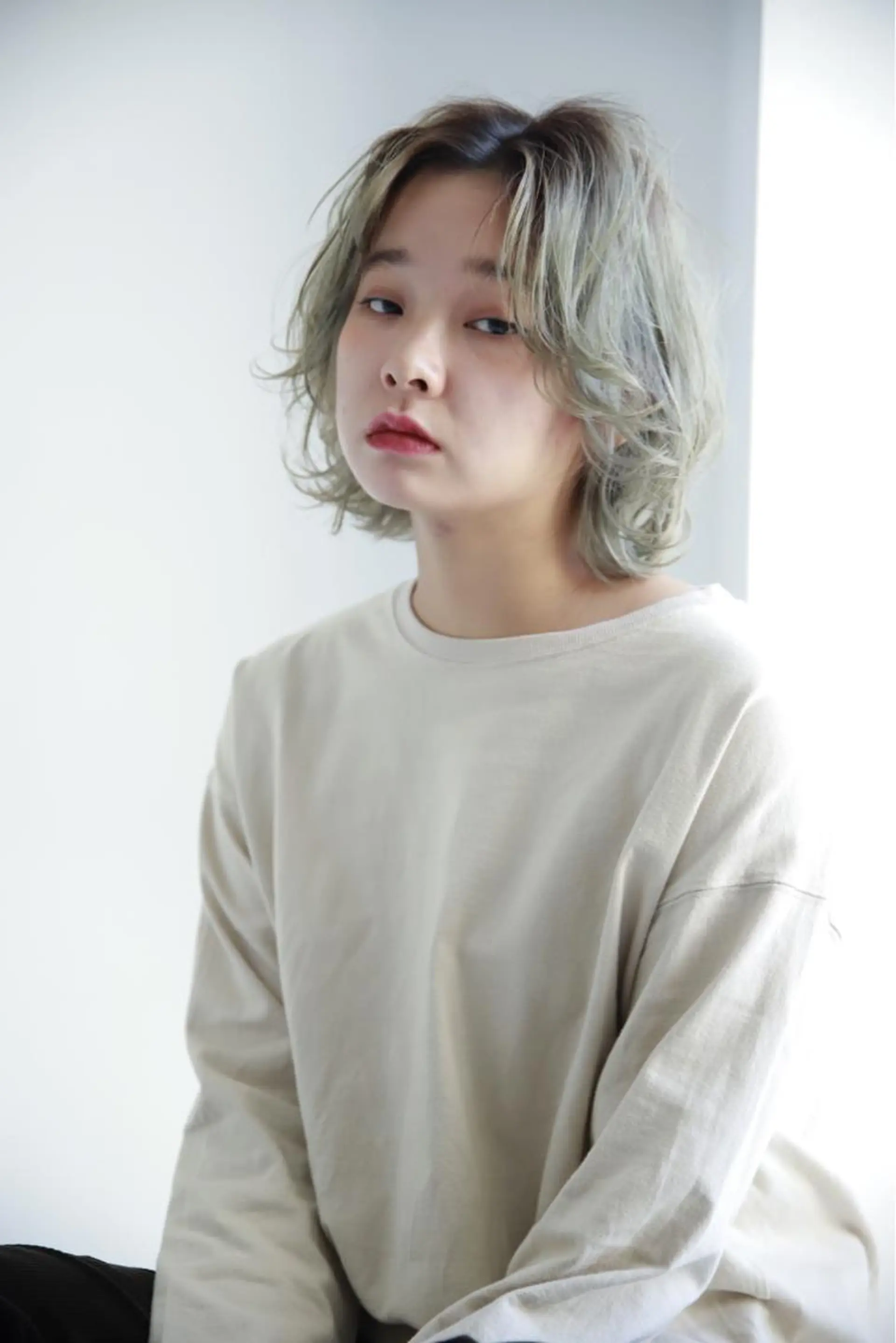 ミディアム カラー THE DAY所属・AKI HASHIMOTOのヘアスタイル