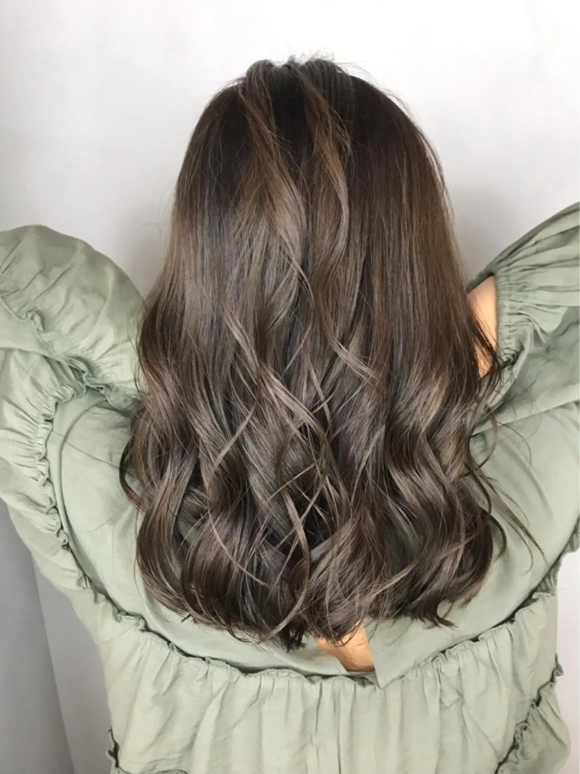 ミディアム カラー エドルカラー ハイライトカラー ハイライト カット ヘアカラー トリートメント BROCANTE✂︎ karasawa.nのヘアスタイル