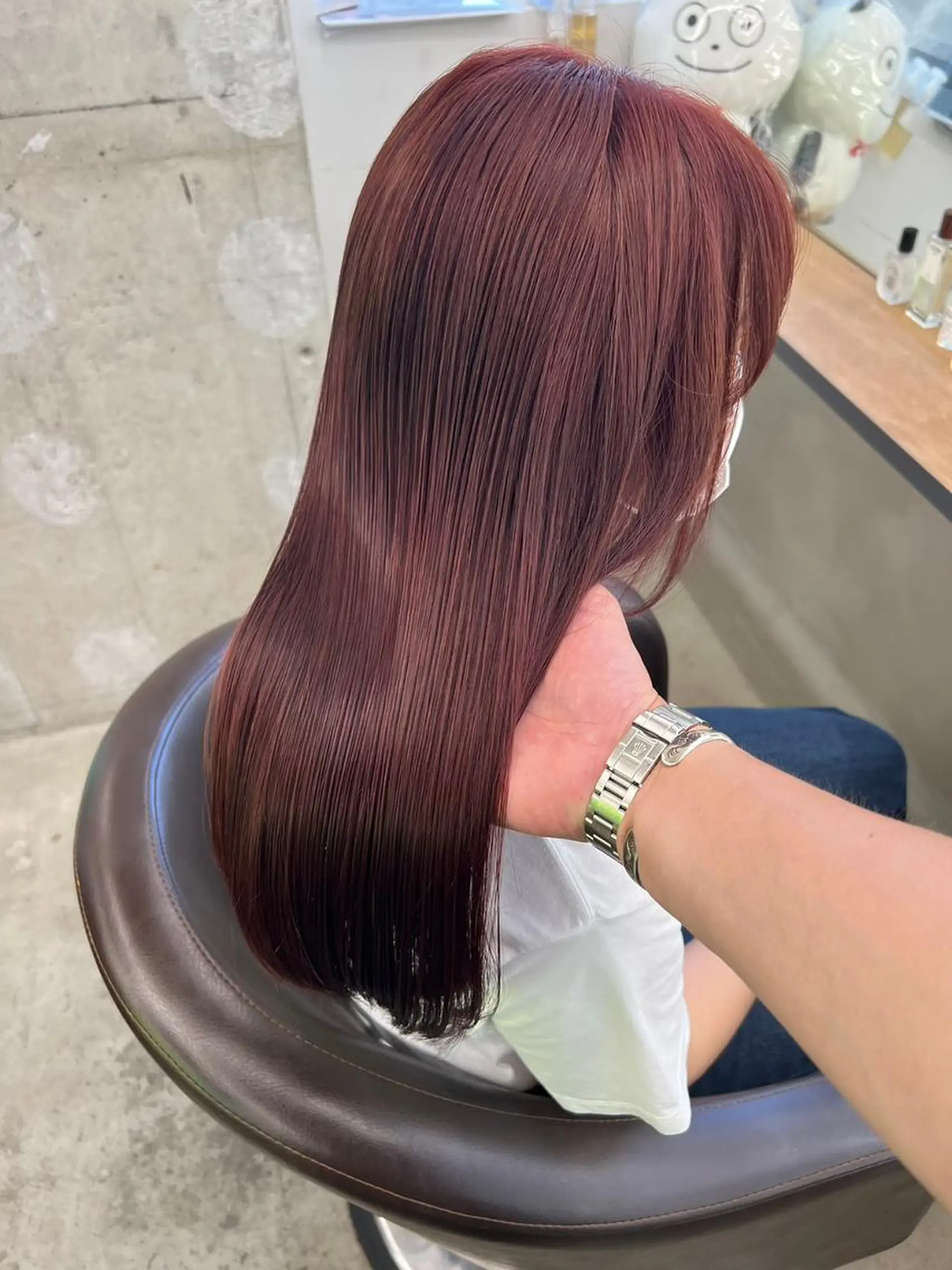 ロング ヘアアレンジ パーマ カラー ベージュカラー ブリーチ ケアカラー イヤリングカラー グレージュ カット トリートメント ヘッドスパ ヘアケア特化型サロン newi 京橋のヘアスタイル