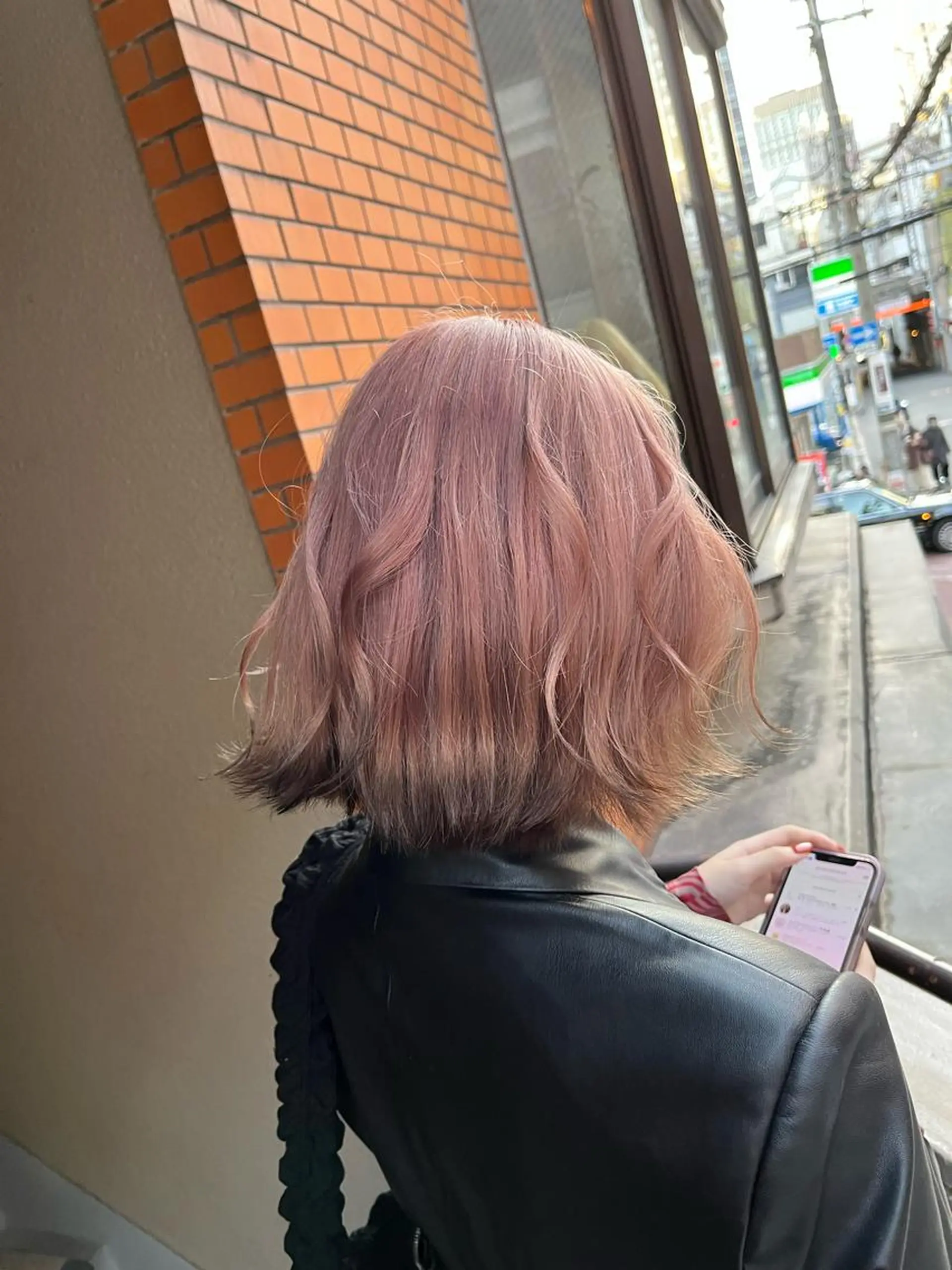 ショート カラー パーマ ヘアアレンジ メンズ キッズ ネイル マツエク・マツパ アイブロウ ショートボブ メンズバレイヤージュ メンズブリーチ フェードカット メンズハイライト 江坂カラー特化美容師 希弥【のぞみ】のヘアスタイル