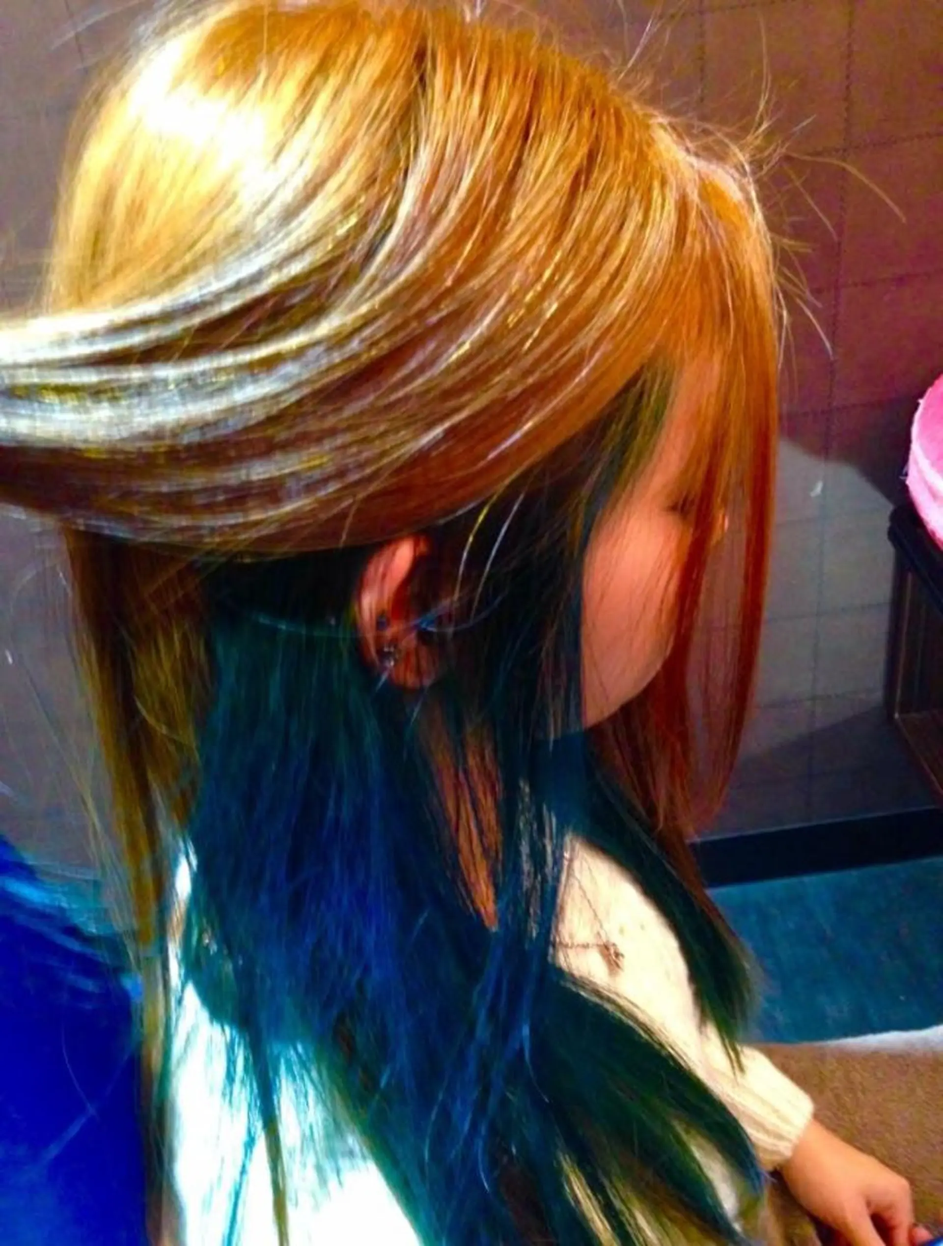 ロング カラー ブルーカラー DISCOHAIRsanc（ルジャルダン町田）所属・烏山 達也のヘアスタイル