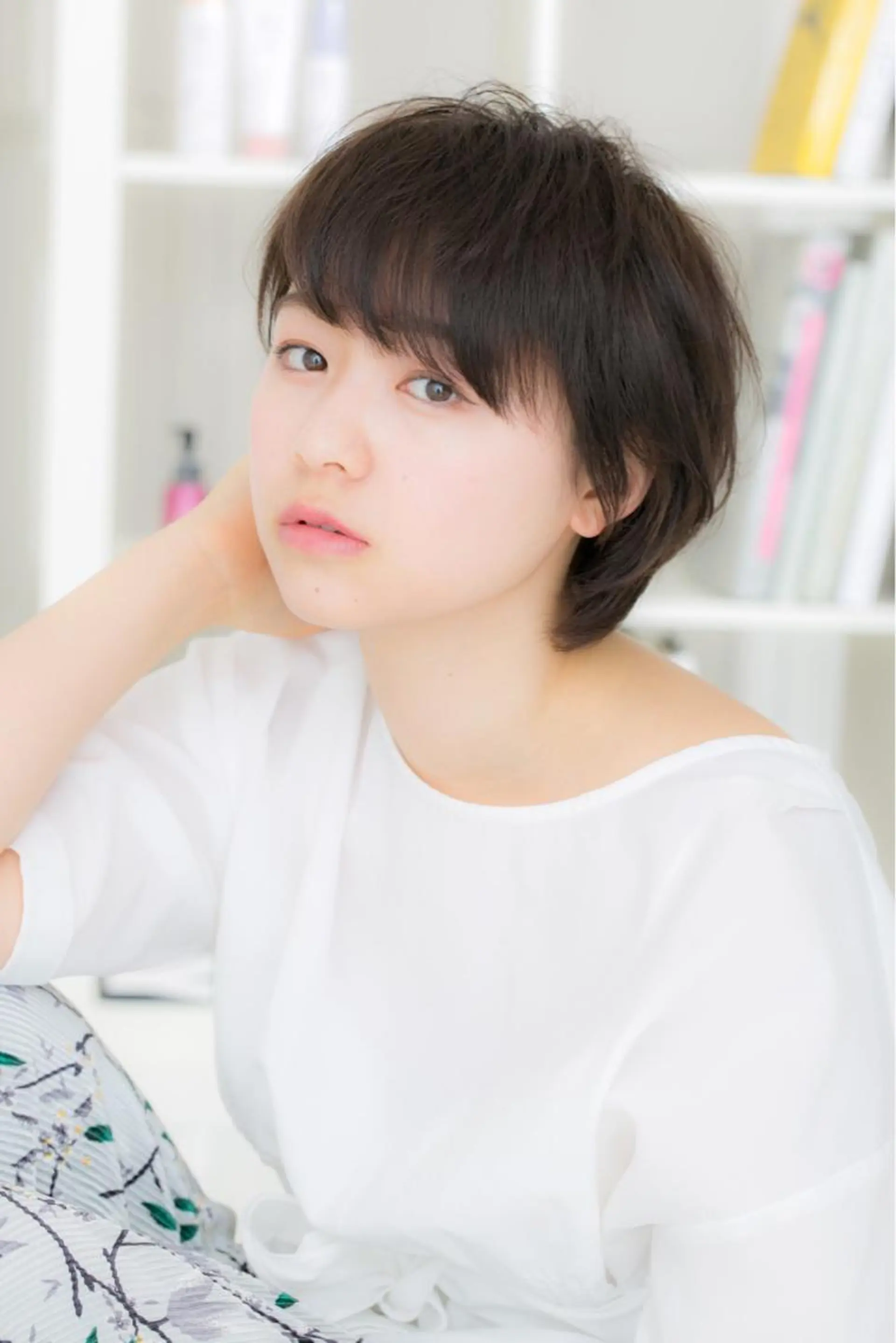 ショート カラー 鈴木 真悠のヘアスタイル
