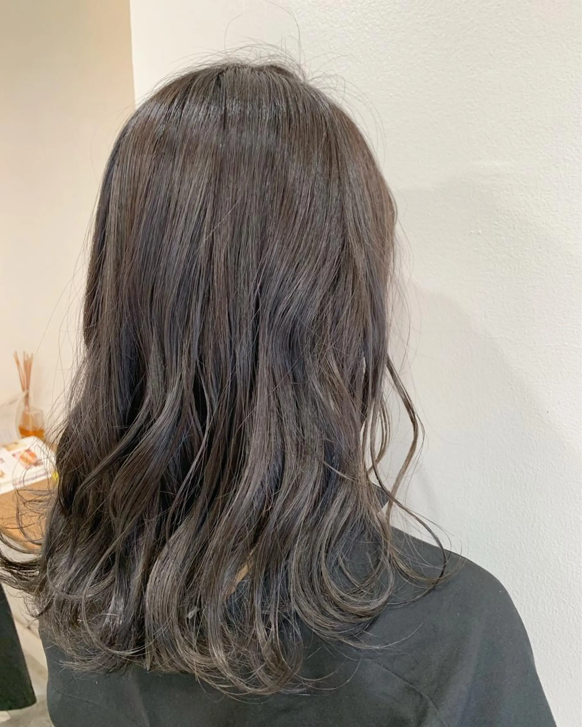 ロング カラー ヘアアレンジ グレージュ ヘアカラー トリートメント 山崎 澪のヘアスタイル