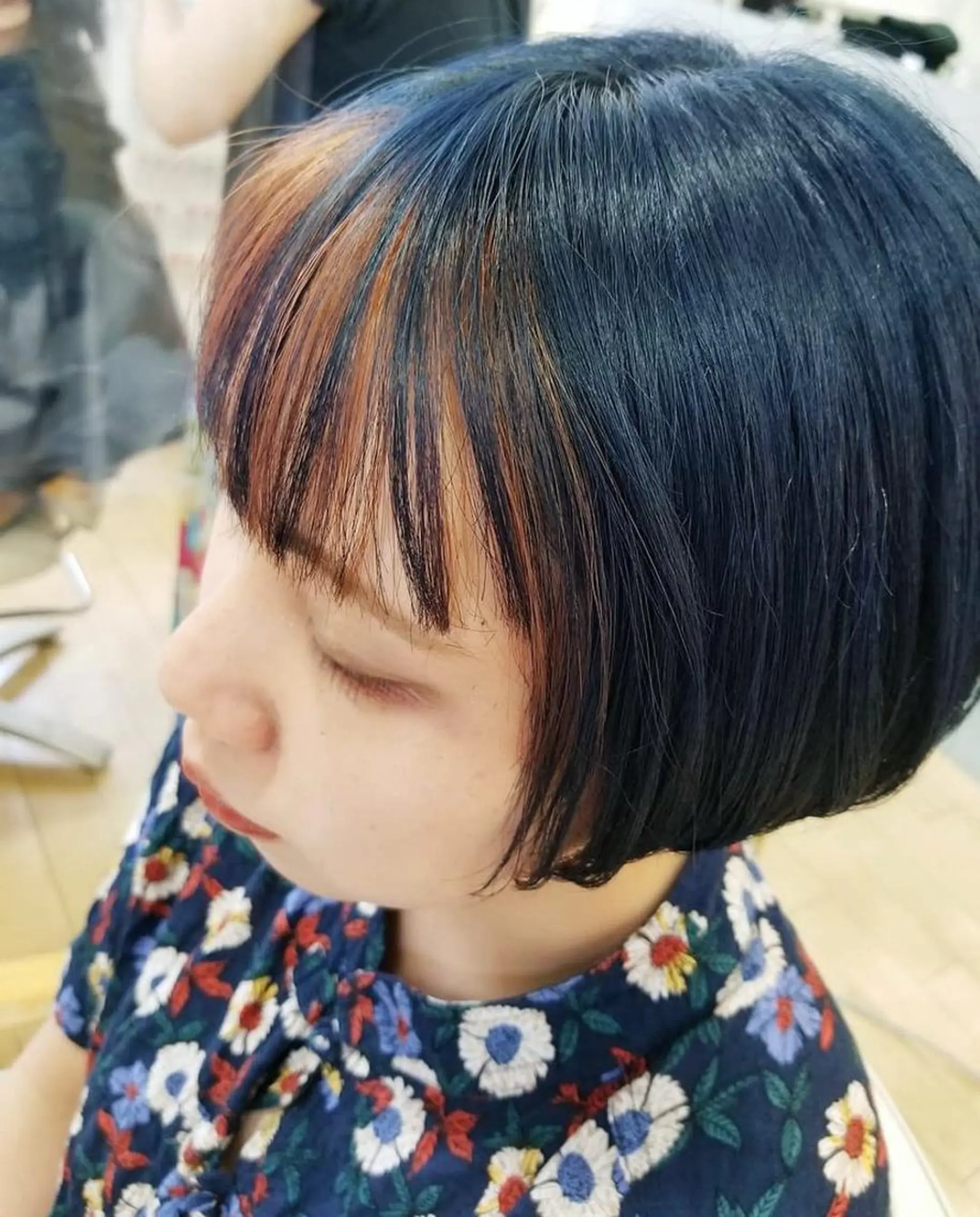 ショート カラー ネイビーカラー オレンジ 関口 友菜のヘアスタイル