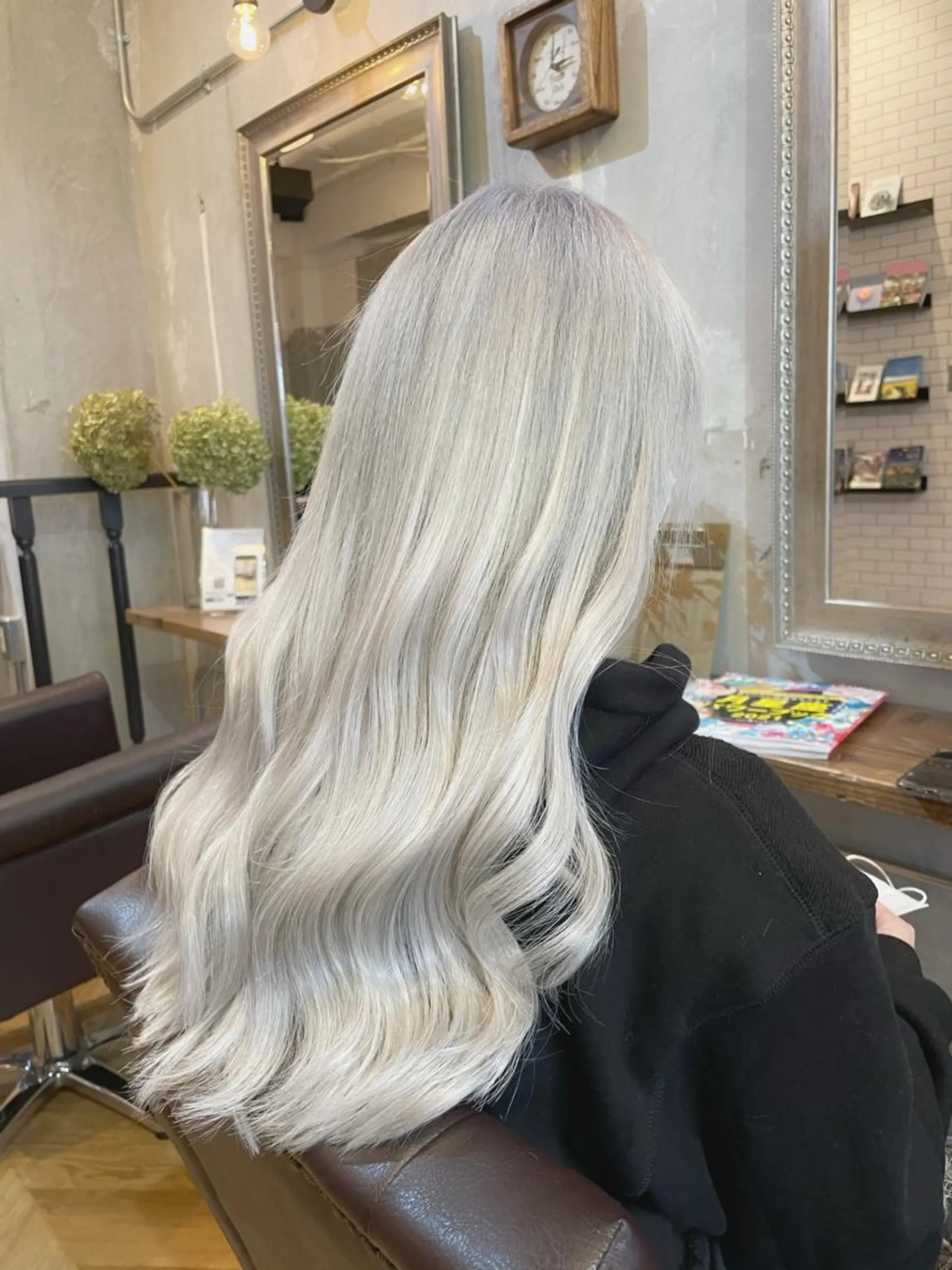 ロング カラー シールエクステ ミストバング ブリーチ ダブルカラー イヤリングカラー カット ヘアカラー エクステ エクステ指名No.1 【店長】橘田のヘアスタイル