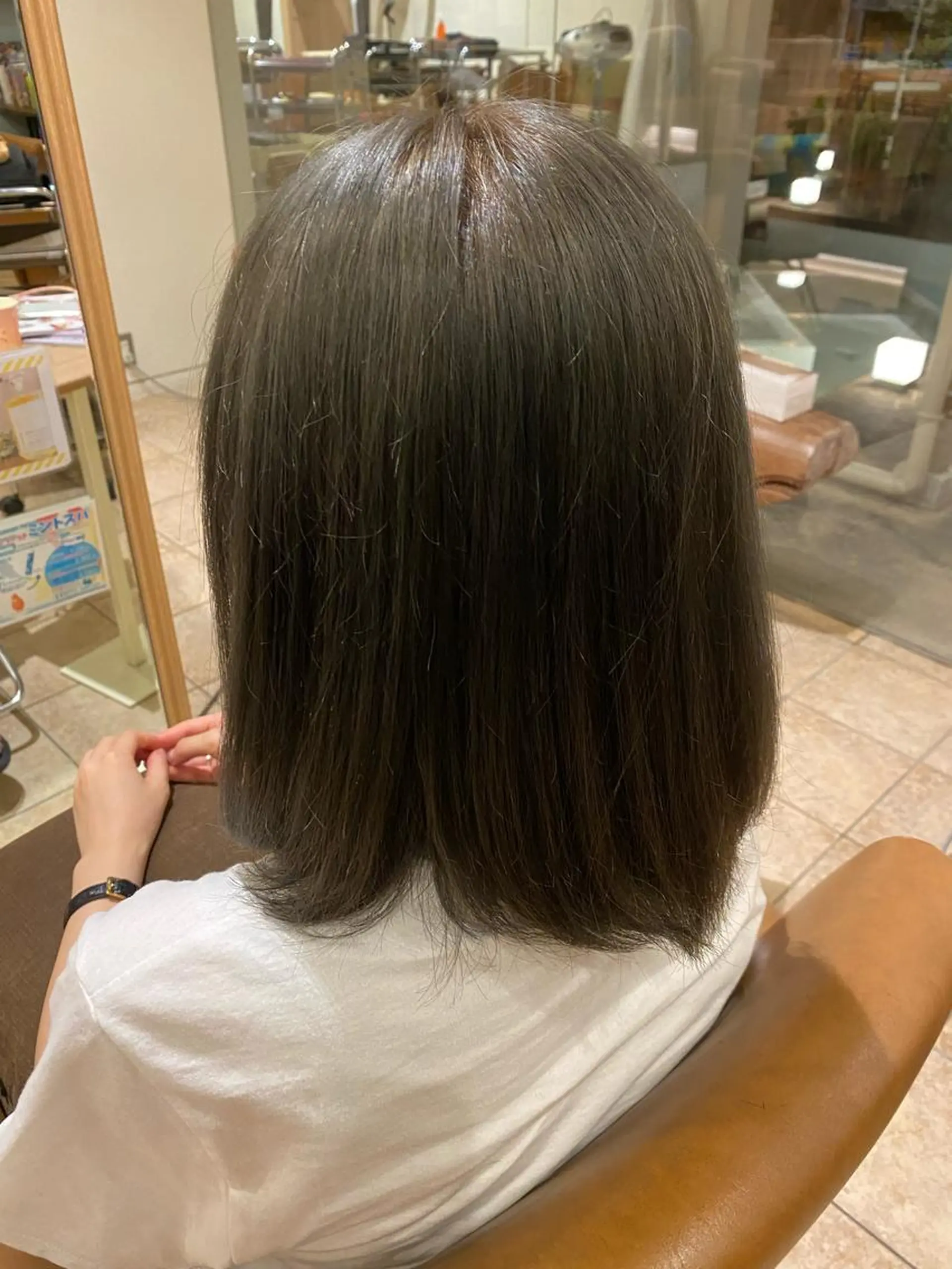 カラー グレージュ オリーブグレージュ オリーブグレー AIRFLOW Another Lagoon所属・横野 朱音のヘアスタイル