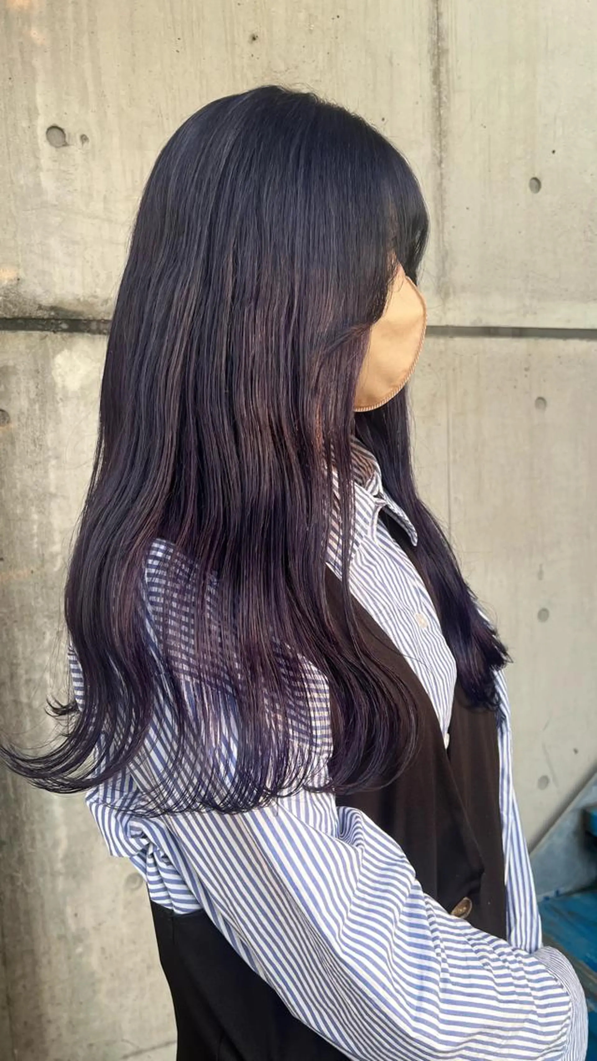 ロング カラー ブリーチ ブルーカラー ブルーラベンダー ラベンダーカラー シルバー RAIMA ハイトーン/ベージュのヘアスタイル