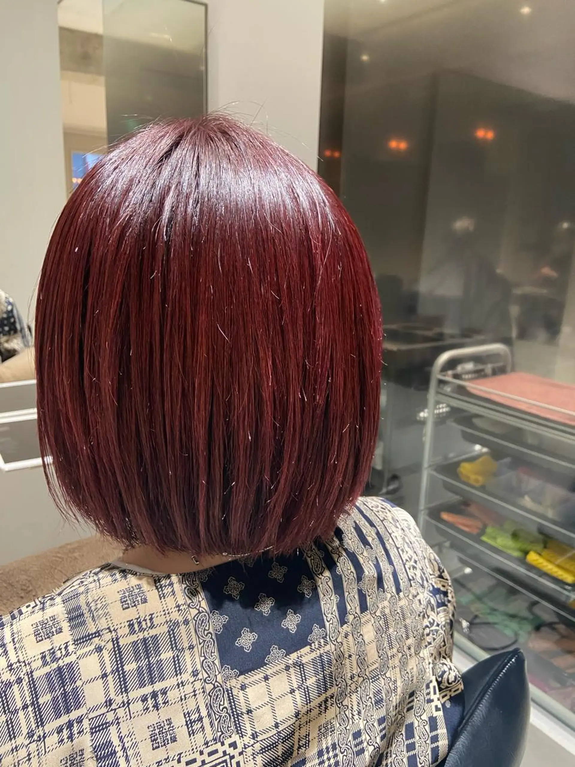 ショート カラー ブリーチ ブリーチなしカラー レッドカラー カジュアルを女っぽく 𝗮𝘆𝗮𝗰𝗼のヘアスタイル