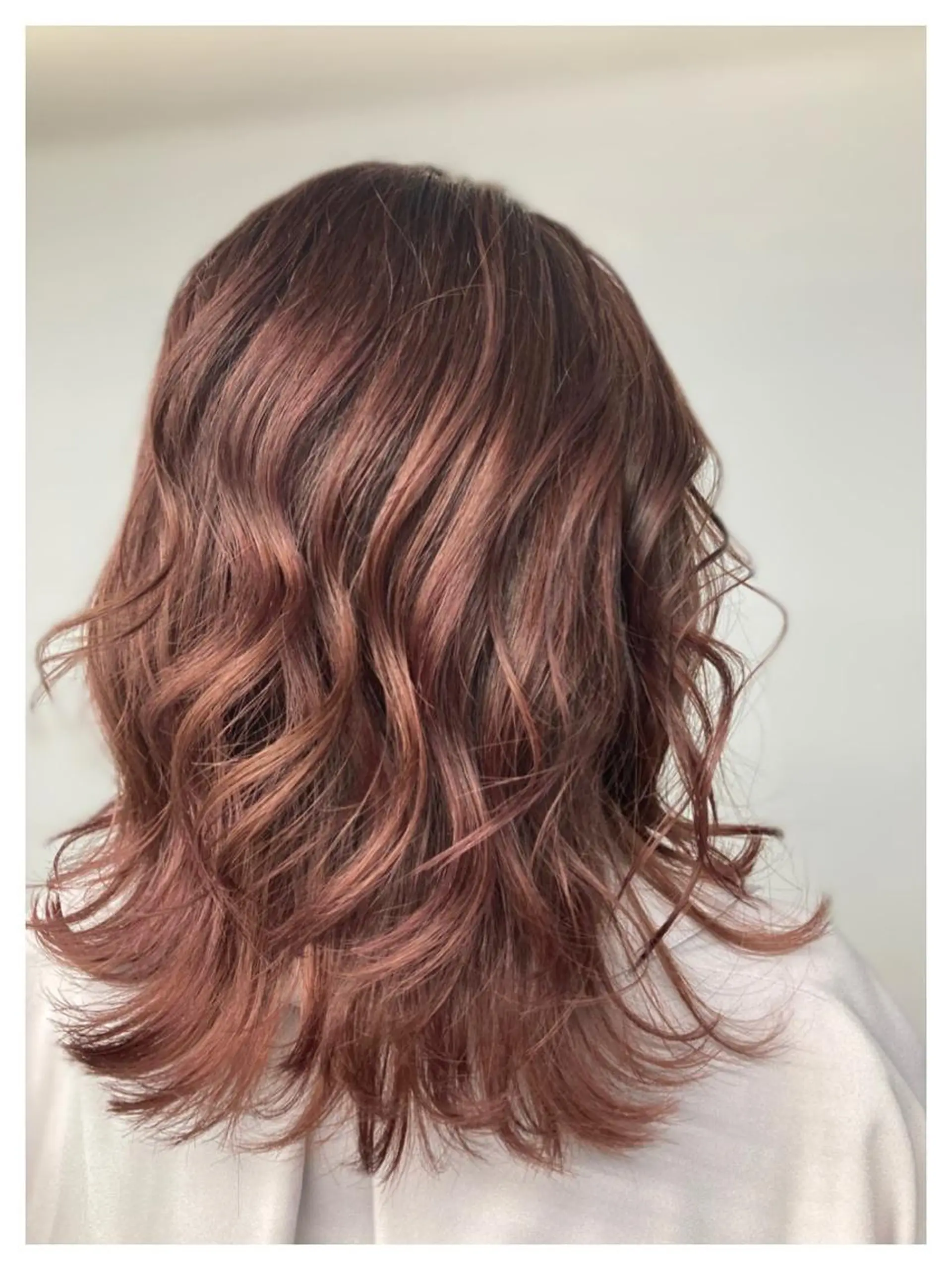 セミロング カラー ブリーチ 透明感カラー ピンクカラー ヘアカラー ブリーチ&似合せボブ 田中寛十のヘアスタイル