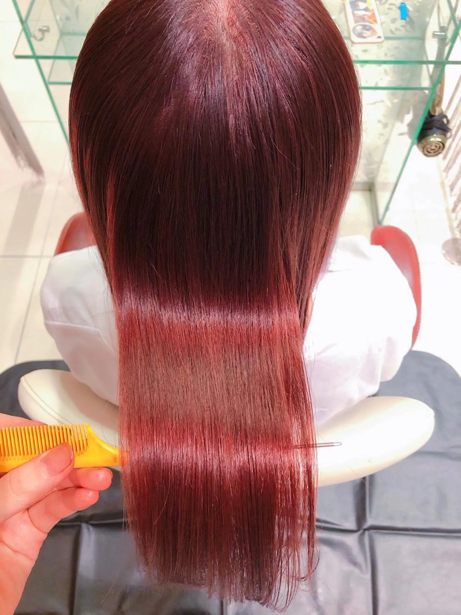 ロング カラー ブリーチ イヤリングカラー インナーカラー レッドカラー 💜髪質改善推し💜 限界オタク美容師せりのヘアスタイル