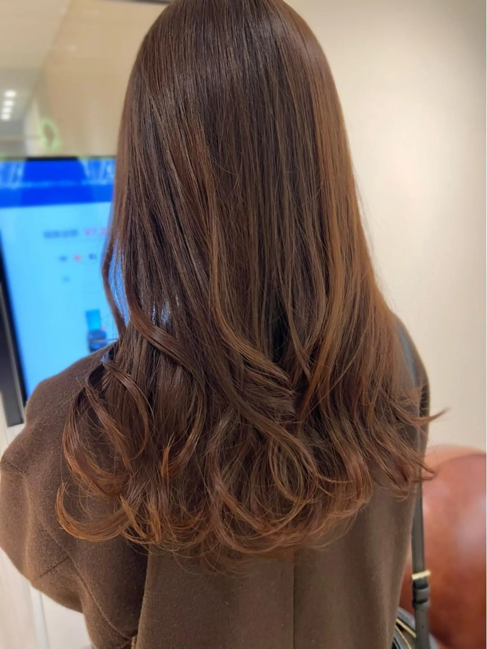 セミロング カラー ベージュカラー ブラウンカラー くびれヘア 髪質改善 縮毛矯正 カット ヘアカラー トリートメント 🧡くびれヘア/前髪 顔周り🧡久原結衣のヘアスタイル