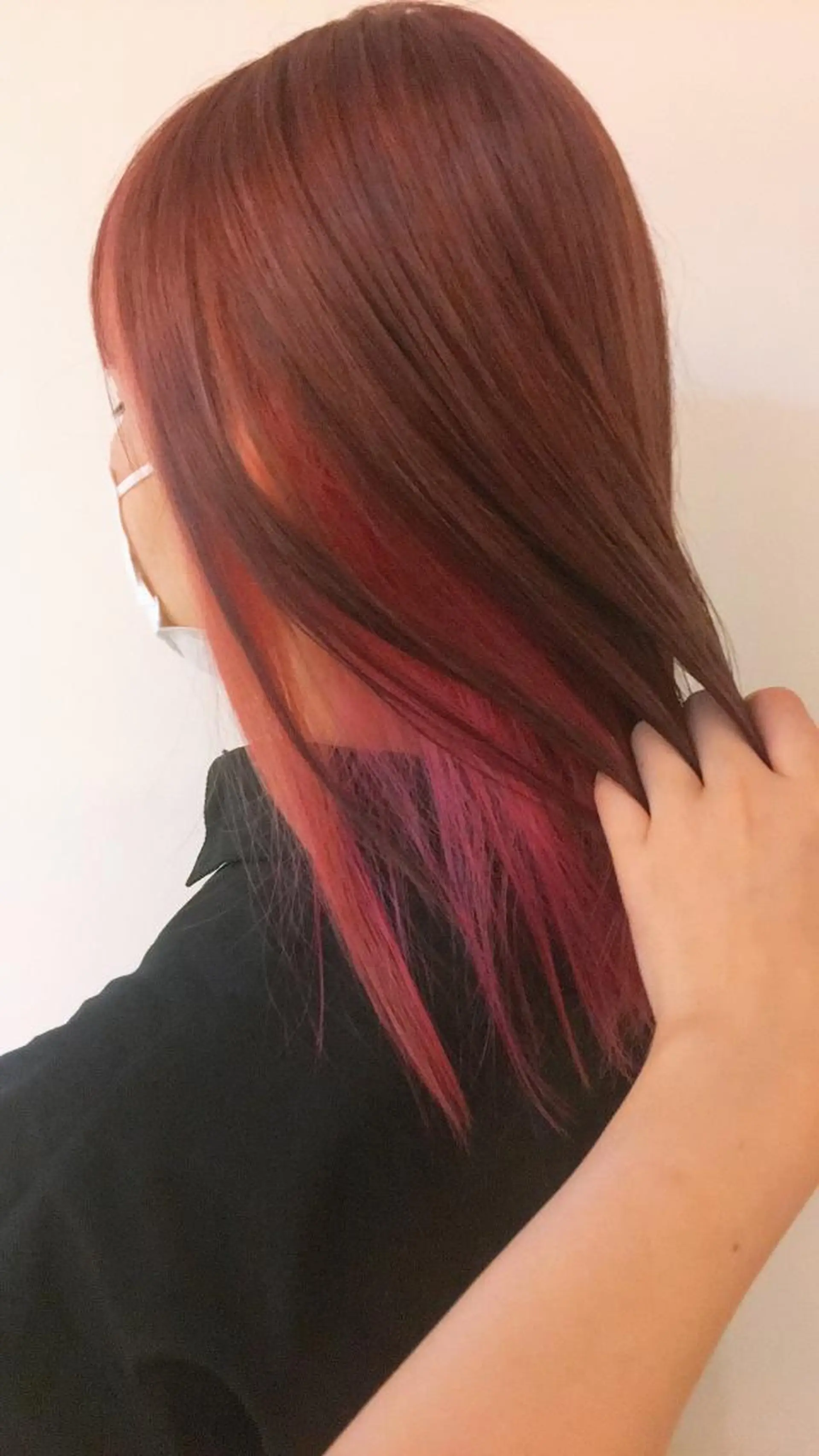 セミロング カラー インナーカラー ピンクカラー カット ヘアカラー 大石 祐那のヘアスタイル
