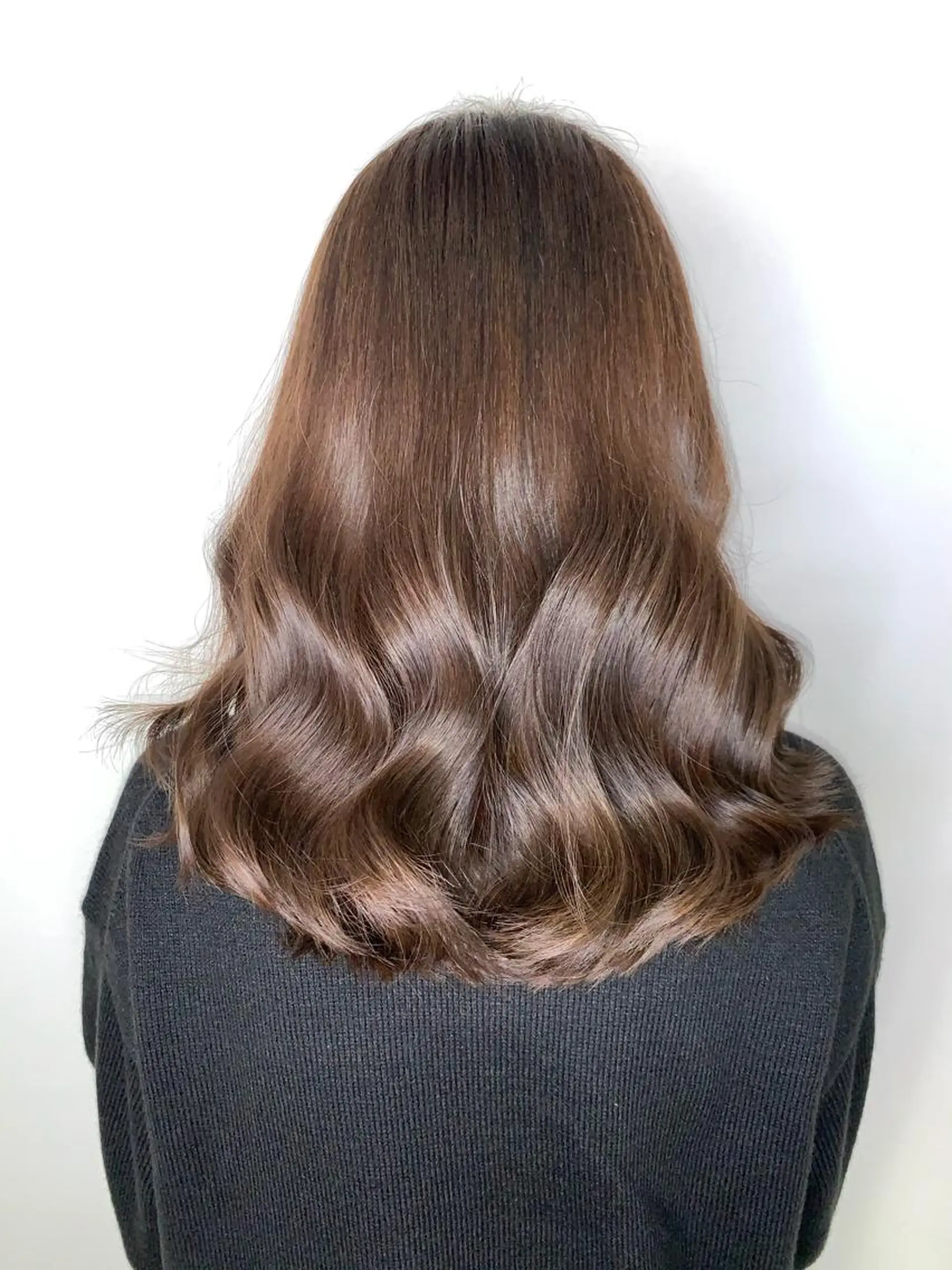 ミディアム カラー ミディアムパーマ アディクシーカラー バレイヤージュ ベージュカラー ブリーチ KAGAMI HIROSHIのヘアスタイル