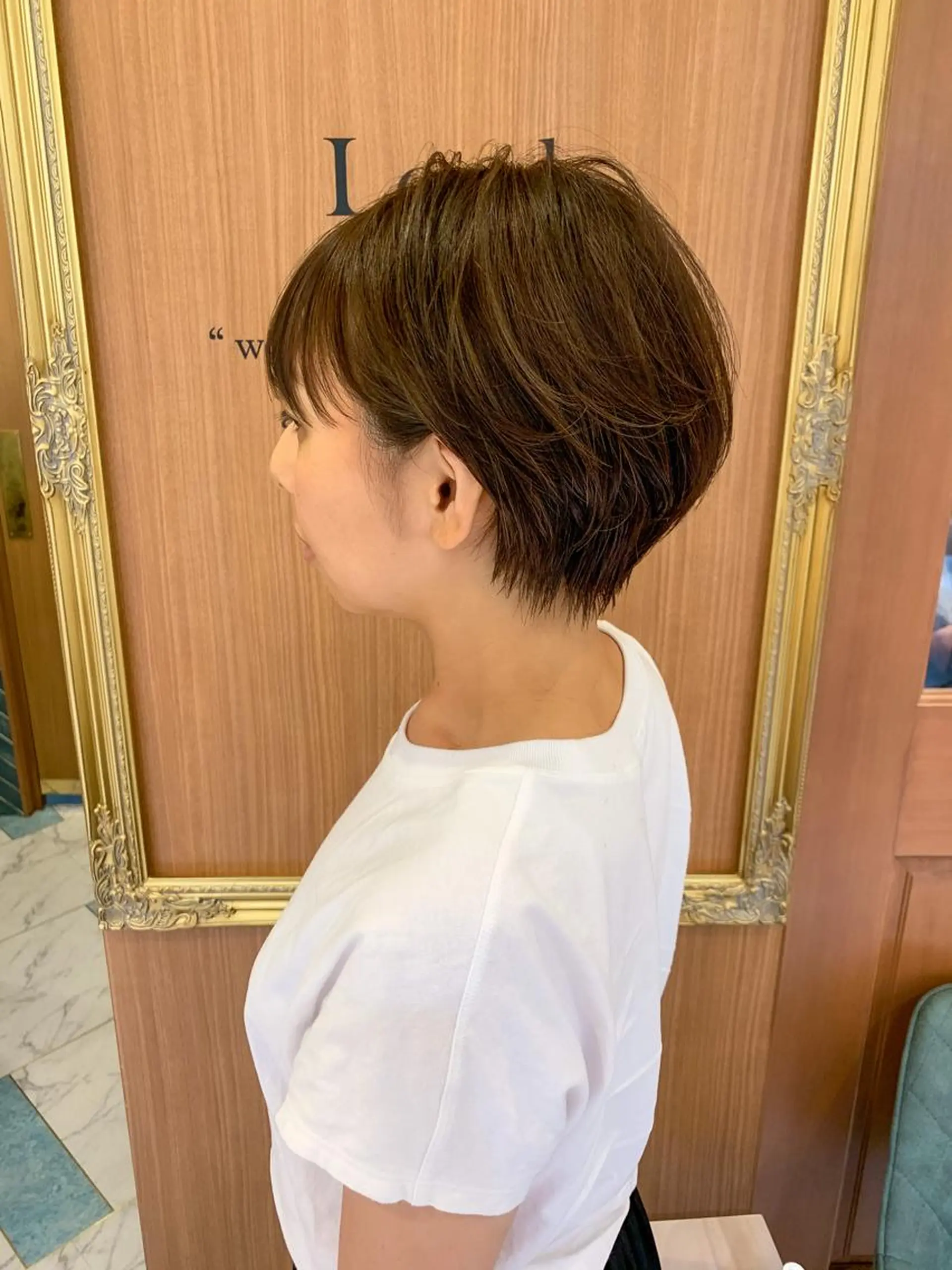 ショート 切りっぱなしボブ ショートボブ ハンサムショート 丸みショート ボブ Lond enikaのヘアスタイル