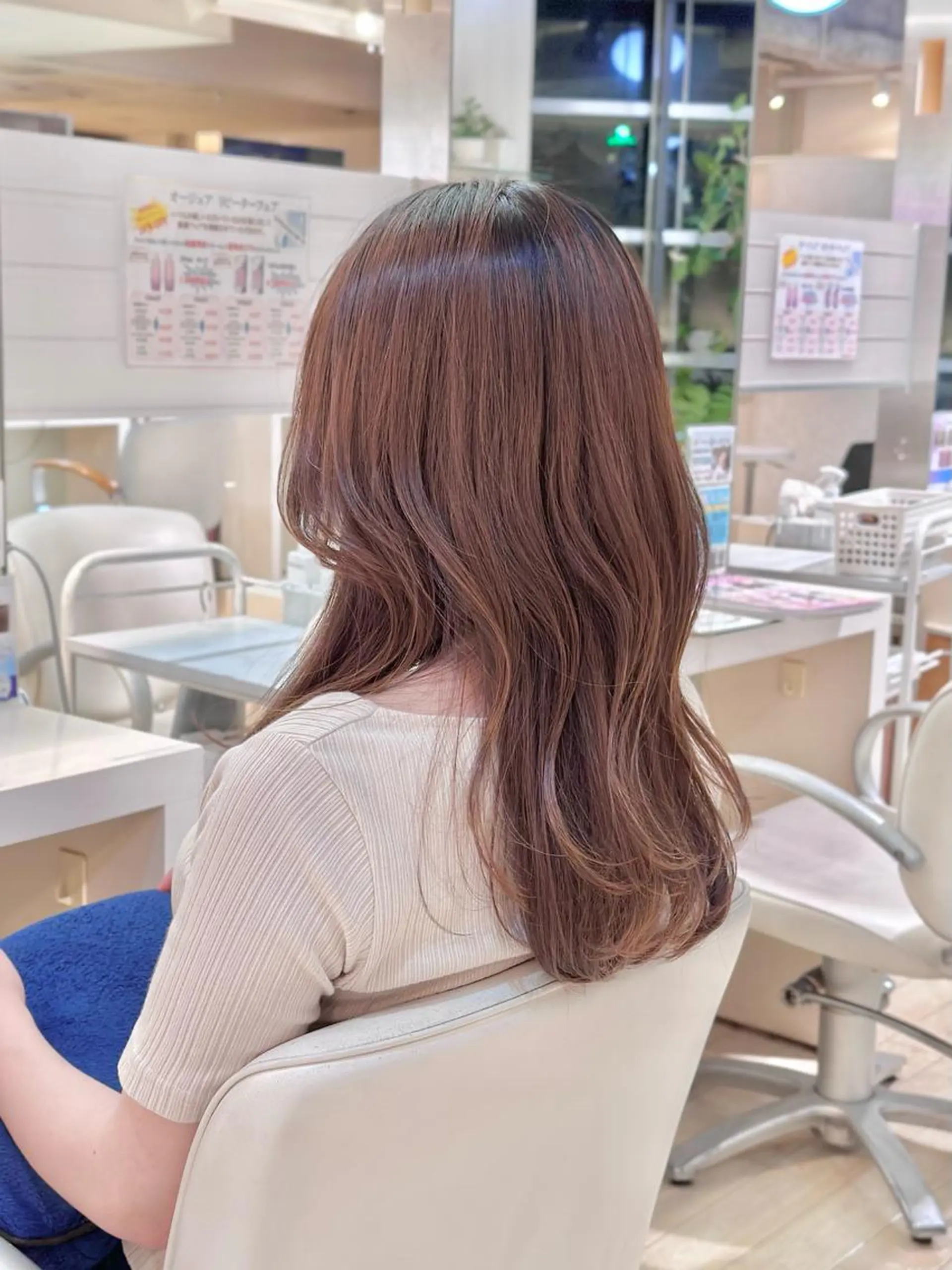 セミロング 瀬戸 さくらのヘアスタイル