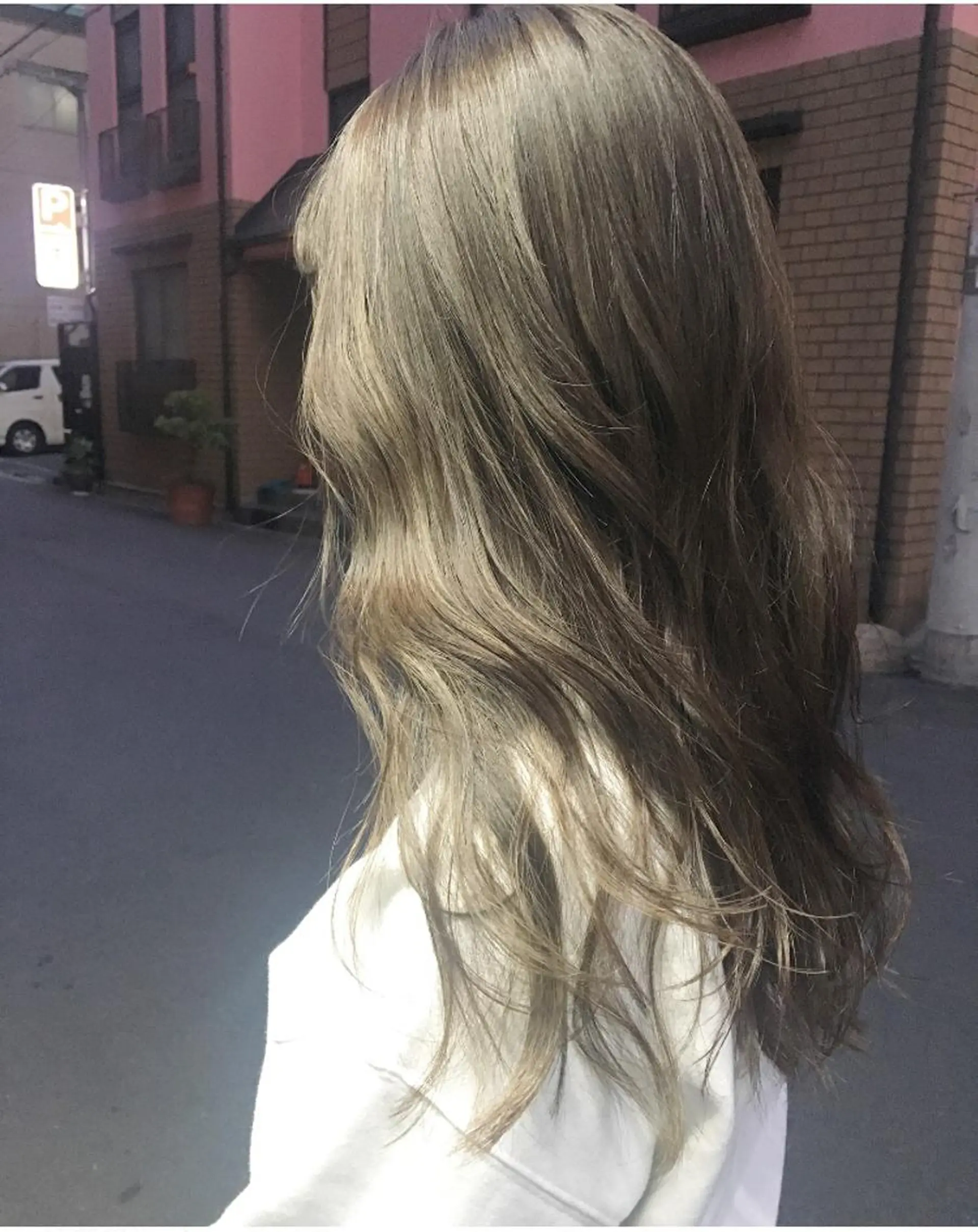 セミロング カラー ＮＥＷＩ　京橋 【yoko】のヘアスタイル