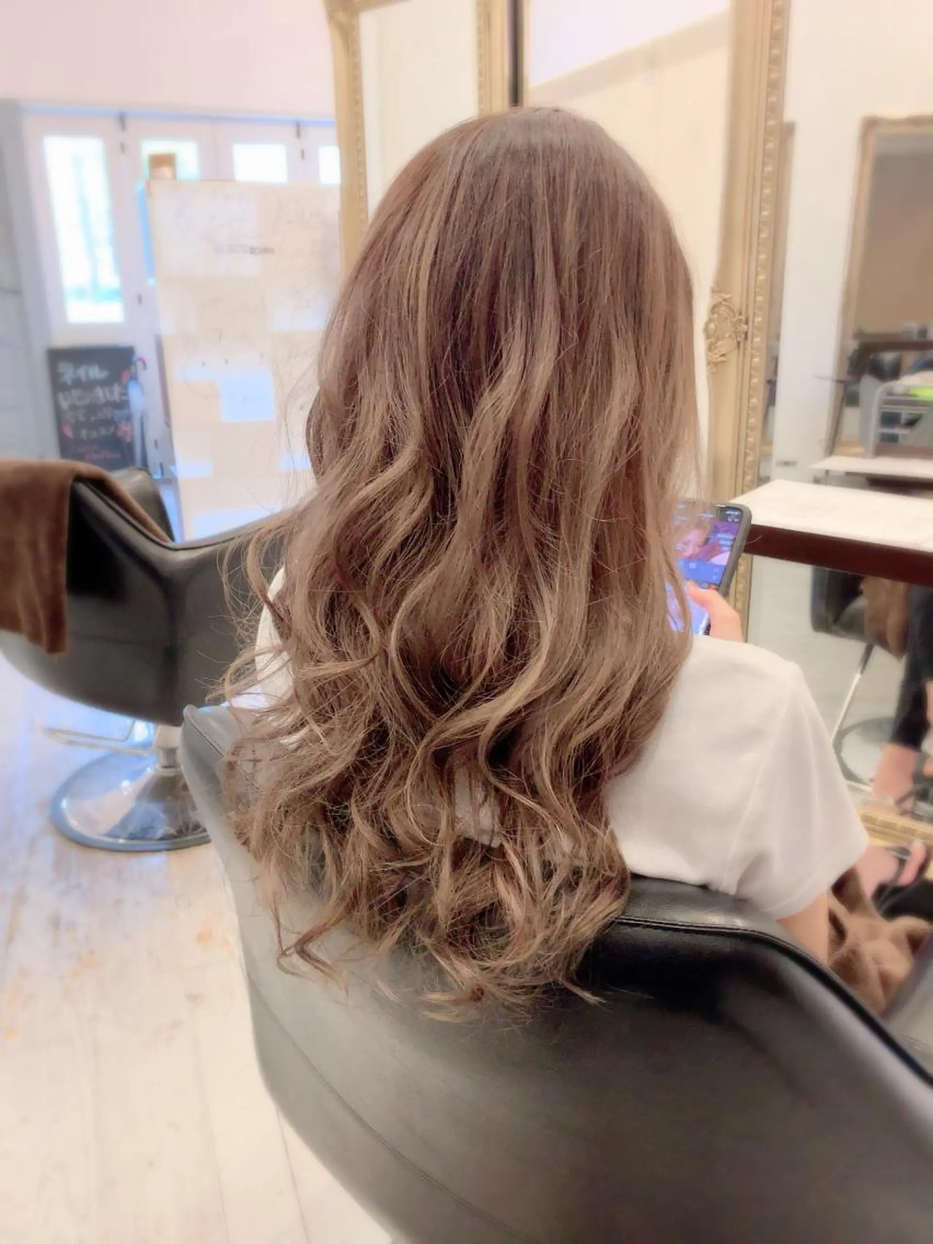 ロング カラー ブリーチ ブラウンカラー カット ヘアカラー トリートメント 🍀Moda by Grande🍀のヘアスタイル