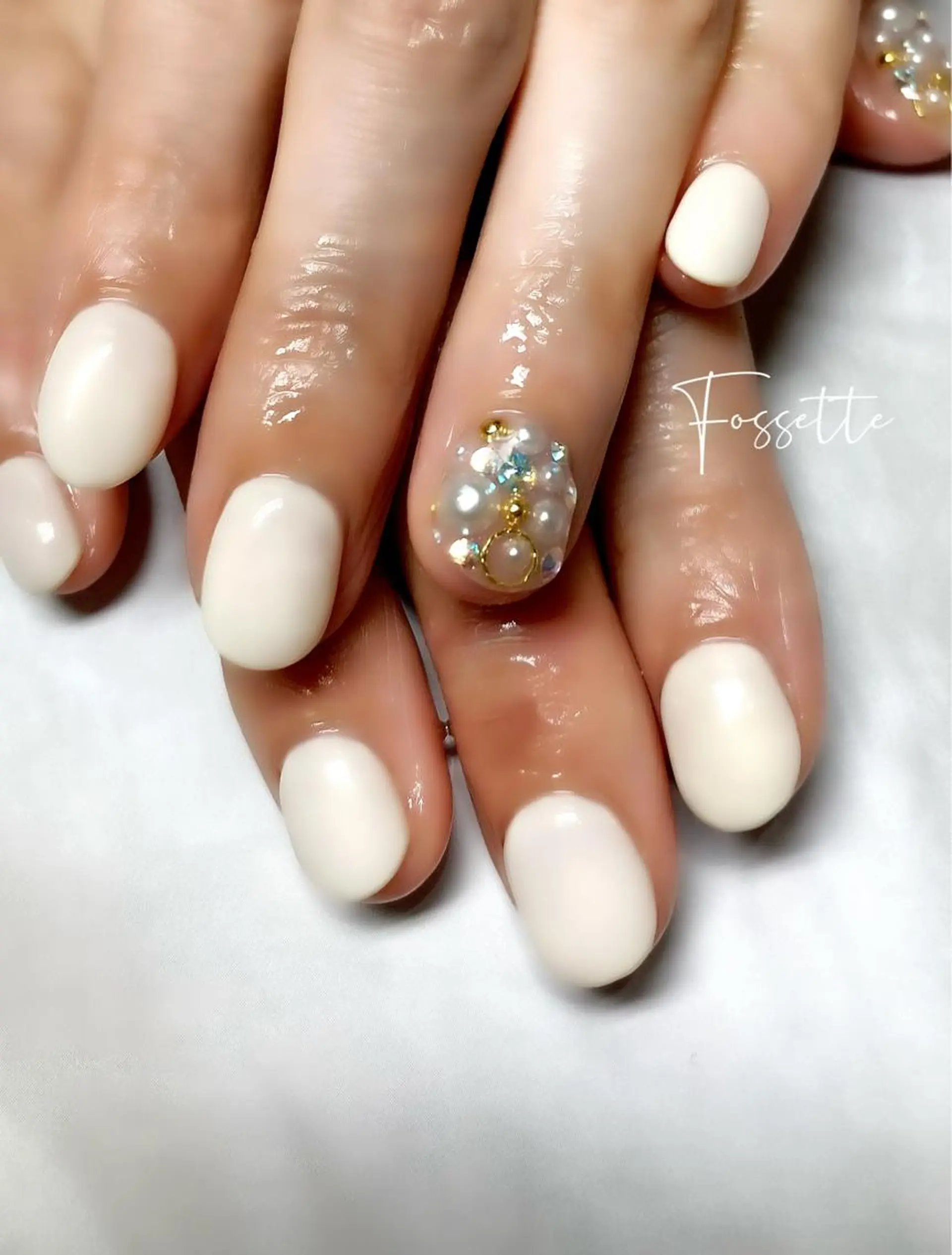 ネイル ワンカラーネイル ショートネイル ホワイト ハンドネイル nailsalon Fossetteのネイルデザイン