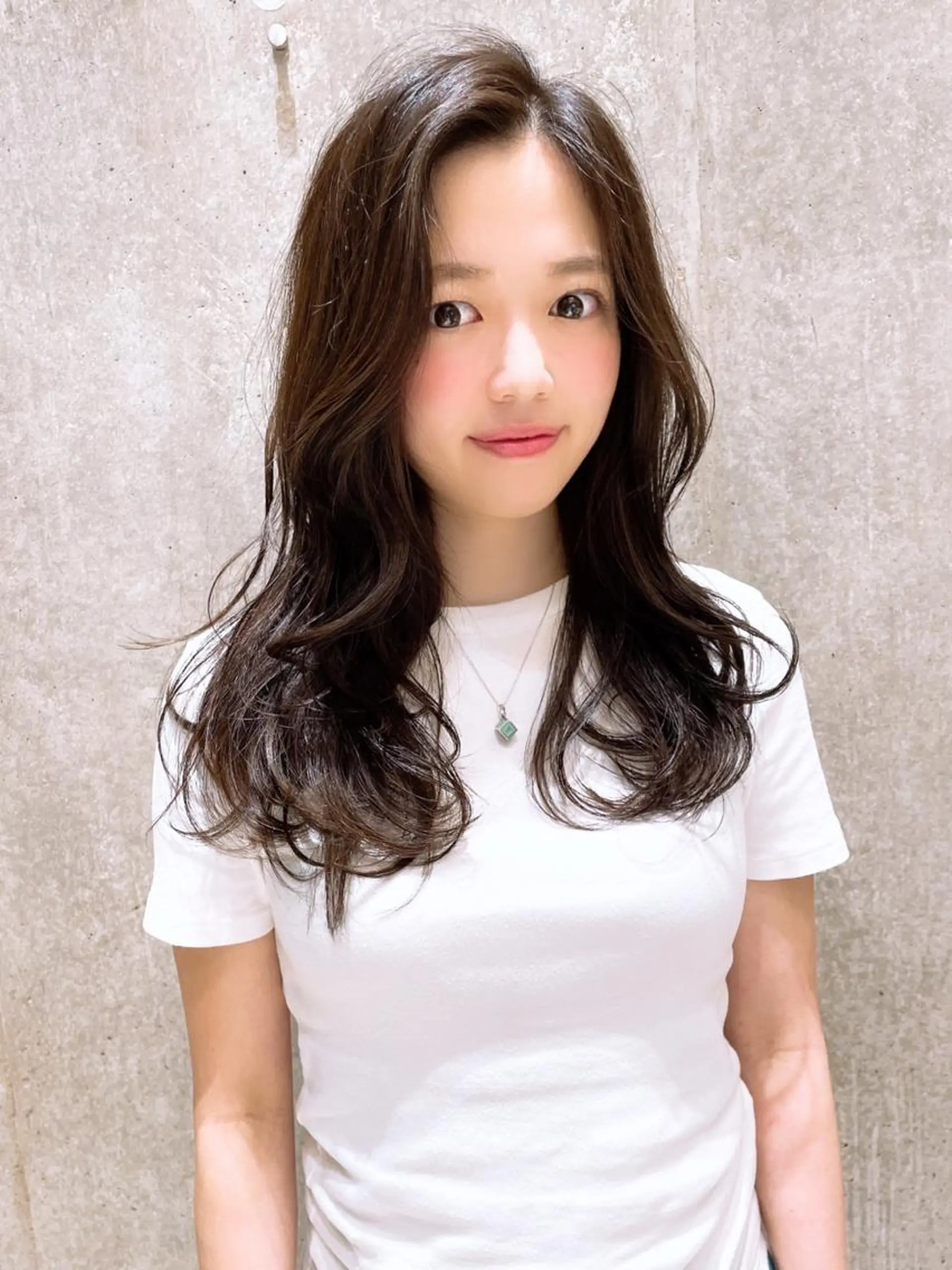 ロング カラー 透明感カラー 顔まわりレイヤー レイヤーカット KURO/ズボラでも できる韓国ヘアのヘアスタイル