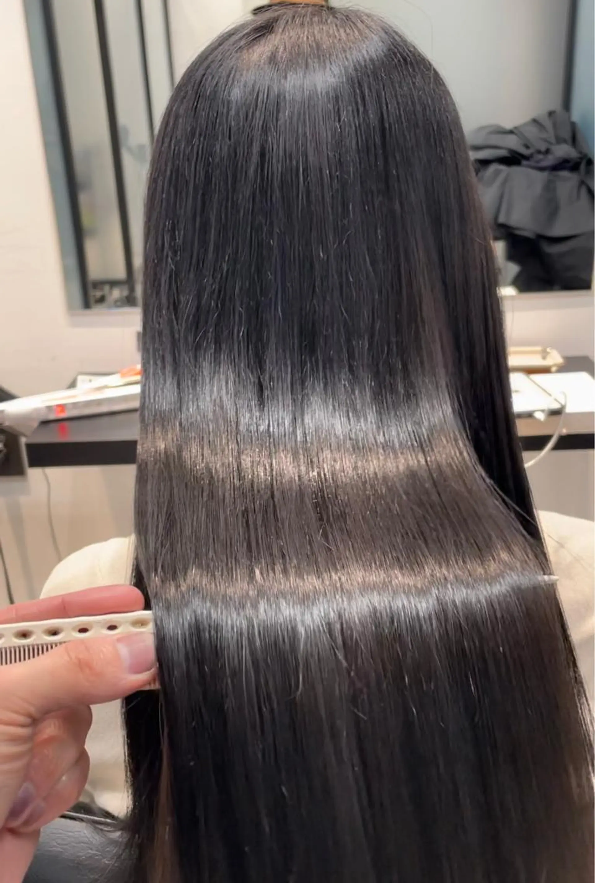 ロング カラー アッシュ アッシュグレー 韓国風ヘア カット ヘアカラー 縮毛矯正 トリートメント SALOWIN梅田　　サロウィン所属・美髪/縮毛矯正特化/ 髪質改善/KJのヘアスタイル