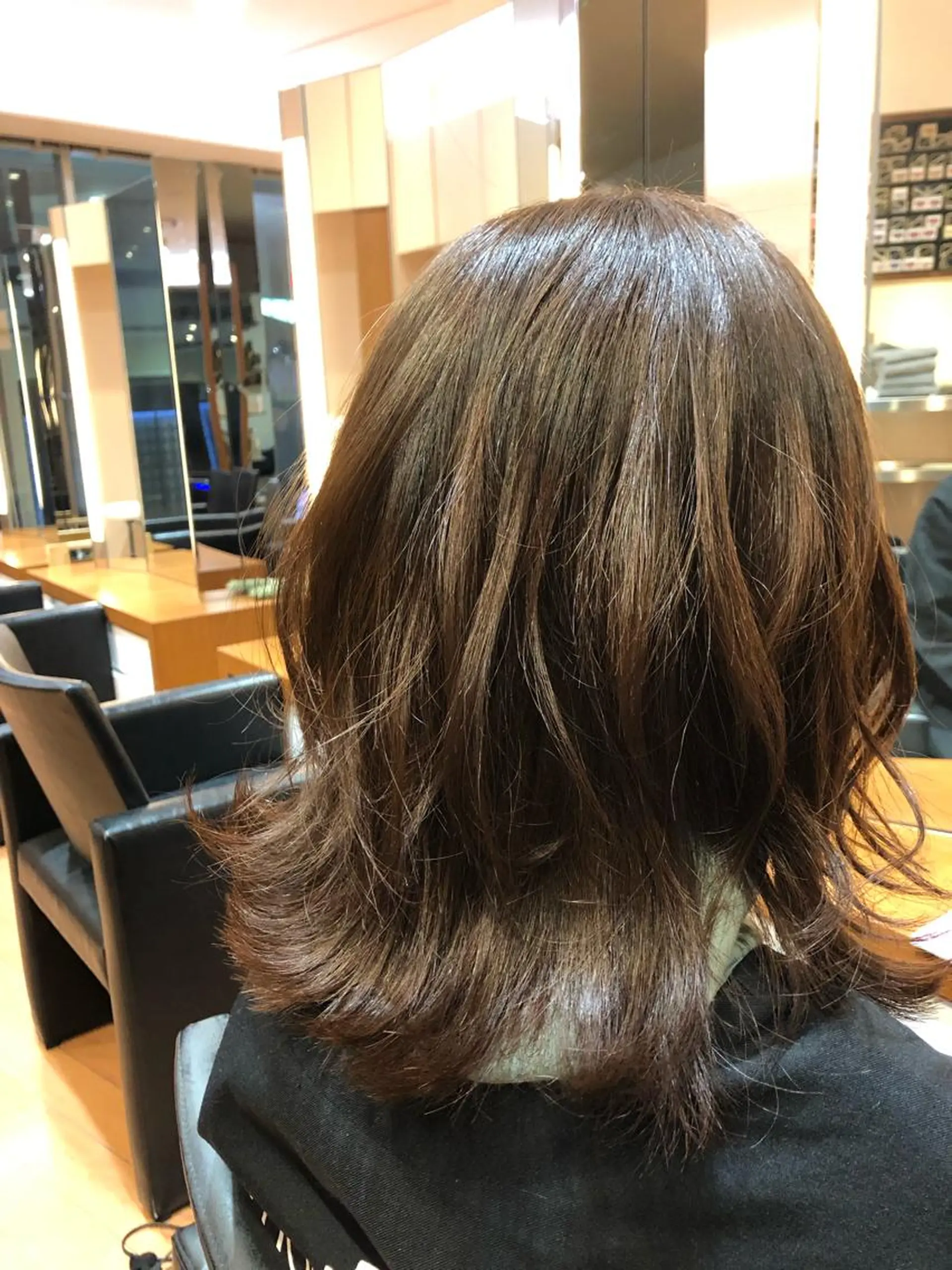 セミロング レイヤーカット モッズ・ヘア 金沢店所属・柴田 綺音のヘアスタイル
