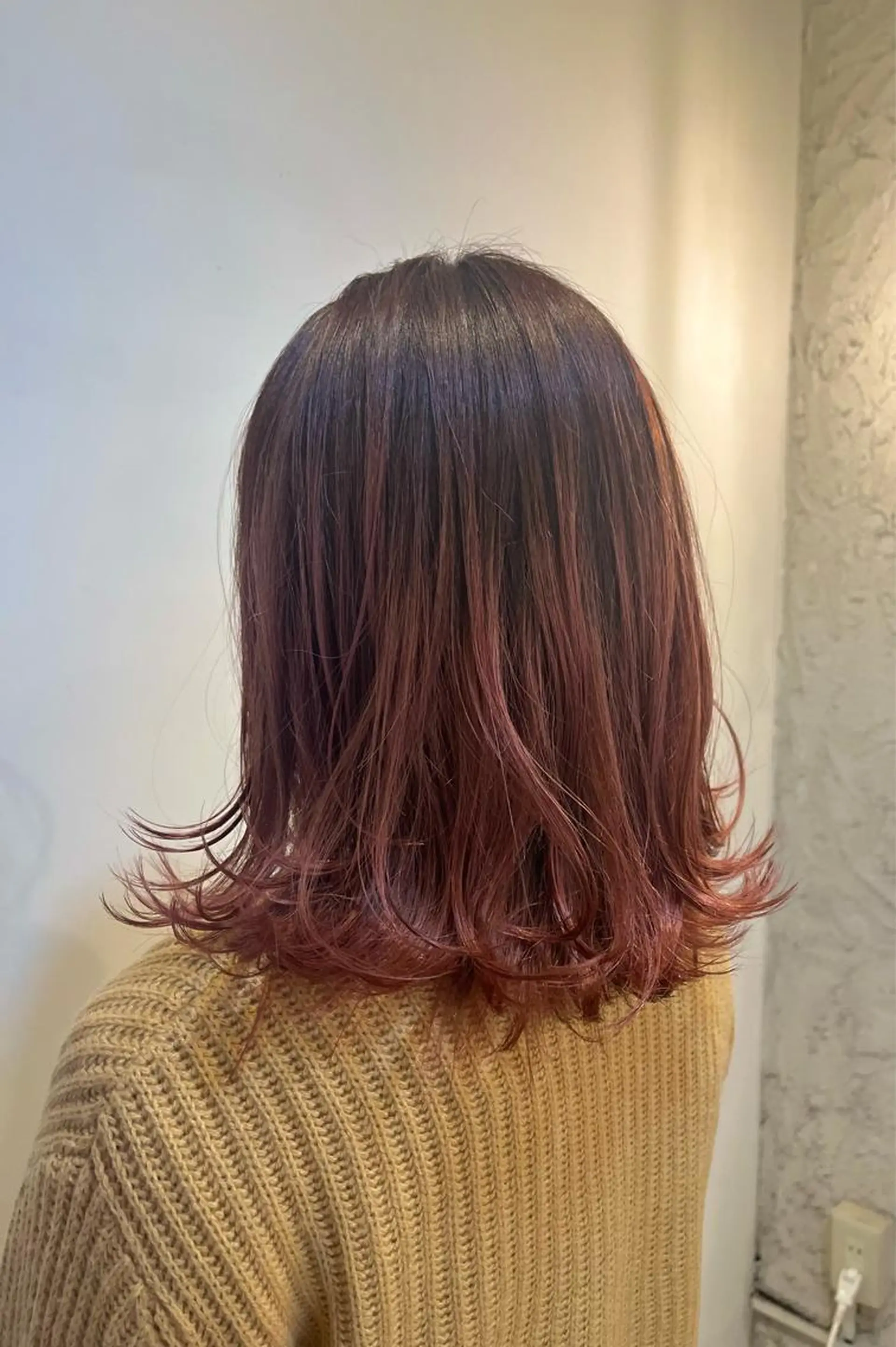 ミディアム カラー ベージュカラー ピンクカラー ピンクベージュ カット ヘアカラー トリートメント よこもり あいのヘアスタイル
