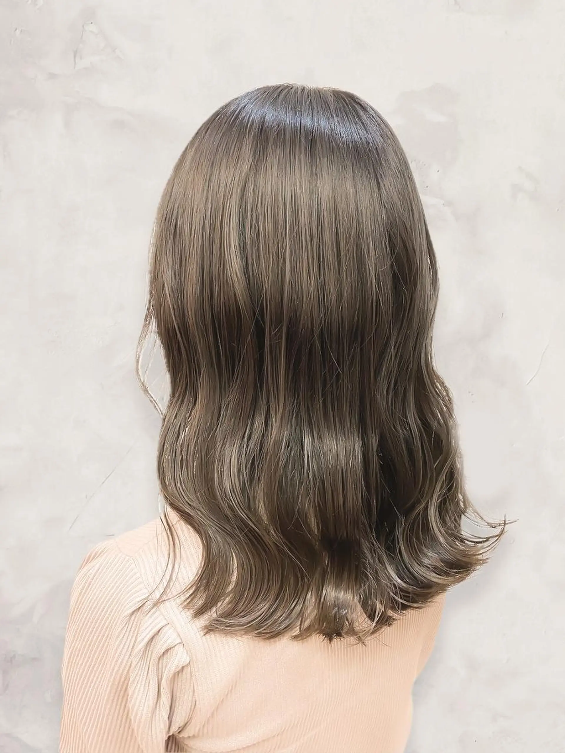 カラー Blossomミカ 🦋眉マツパマツエクのヘアスタイル