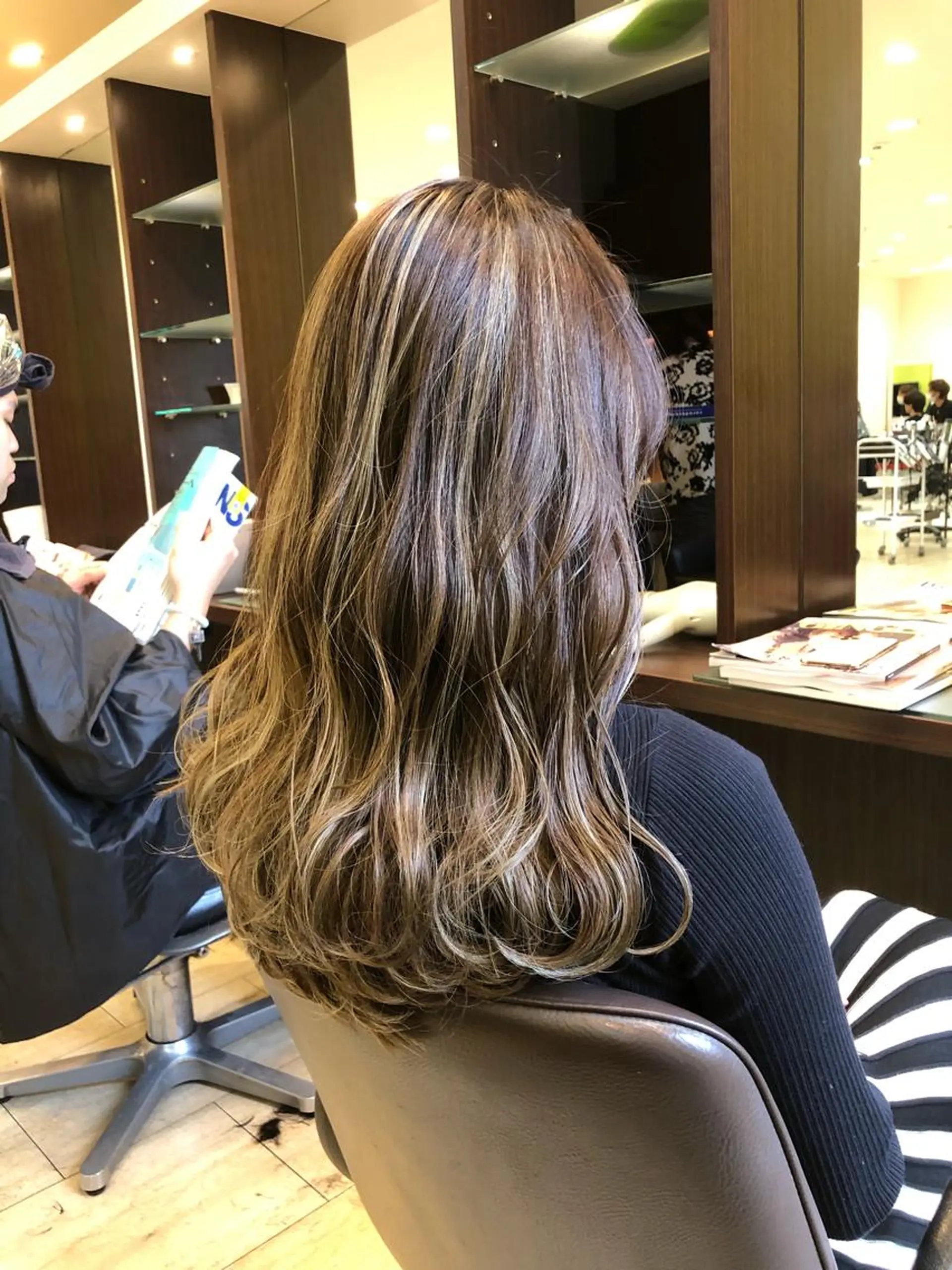 ロング ボブ 外国人風カラー ハイライト レイヤーカット ロング ヘアカラー yasu ヤスのヘアスタイル
