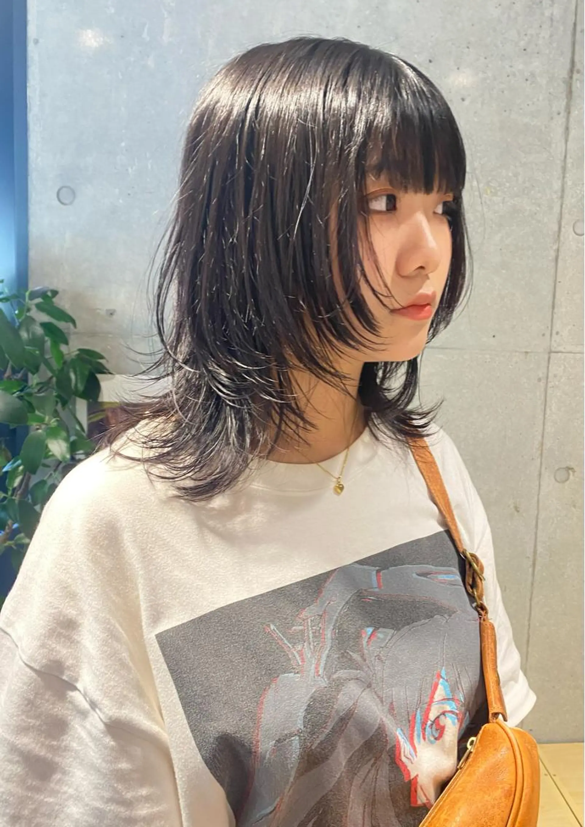 ミディアム カット Yahiko ハイトーンのヘアスタイル