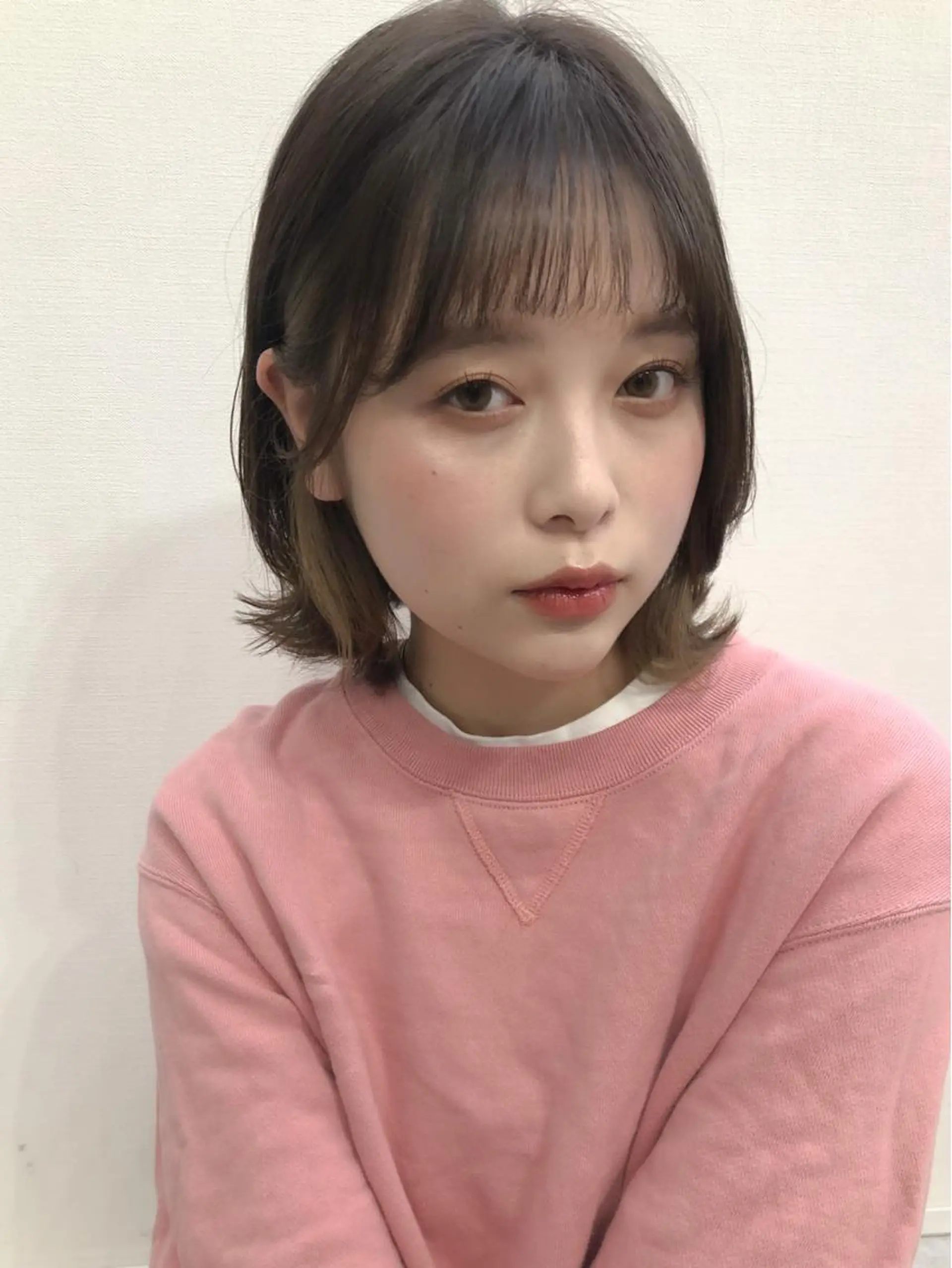 ミディアム 顔周りカット 小顔カット カット パーマ 透明感カラー│ レイヤーヘア中居美樹のヘアスタイル