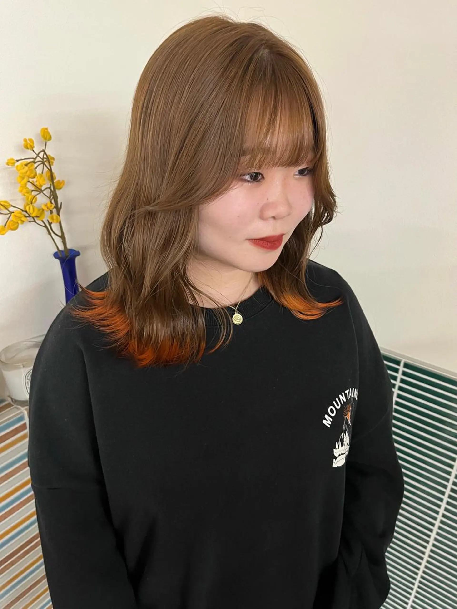 ミディアム カラー ベージュカラー ブリーチ 狐カラー ヘアカラー トリートメント 🩷ハイトーン透明感 レイヤー🩷ユリカのヘアスタイル